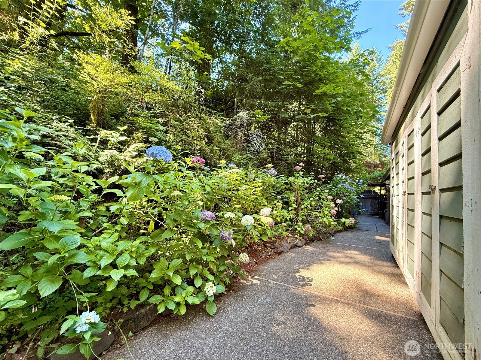 6937 Foothill Drive Property Photo 11
