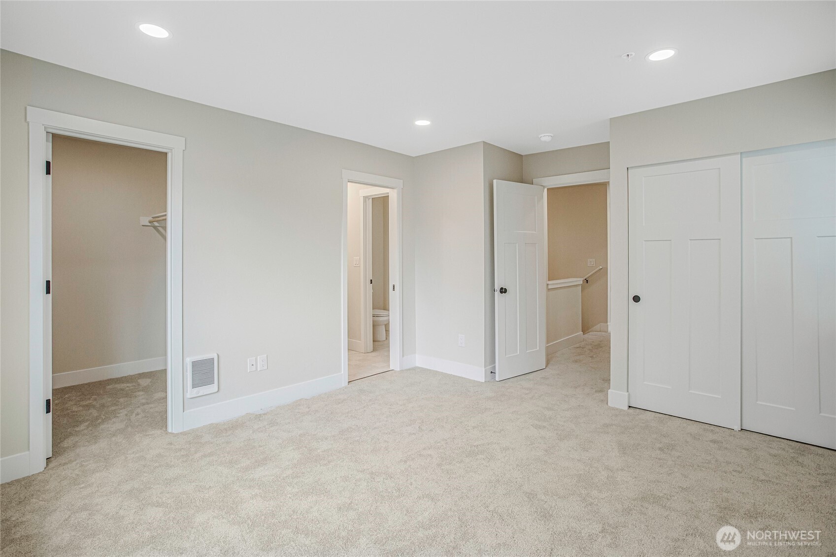 1412 E 51st Street Property Photo 12