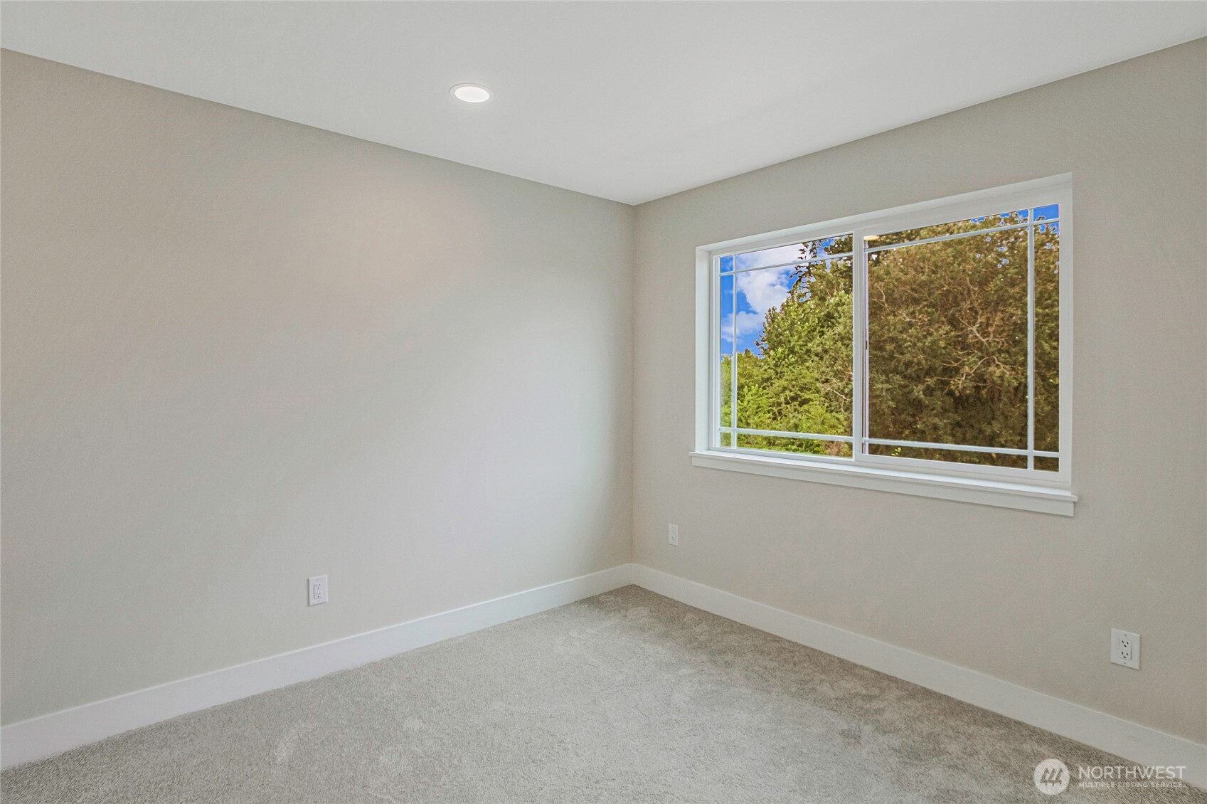 1412 E 51st Street Property Photo 16