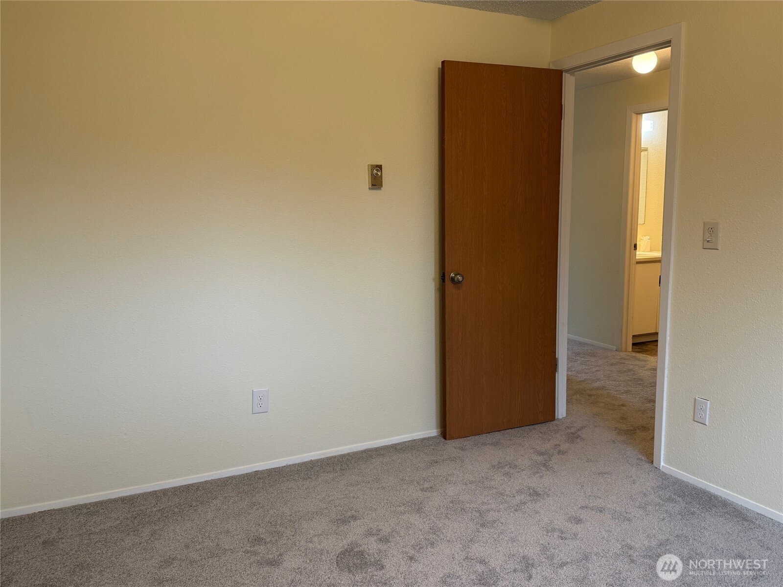 12518 42nd Avenue Property Photo 15