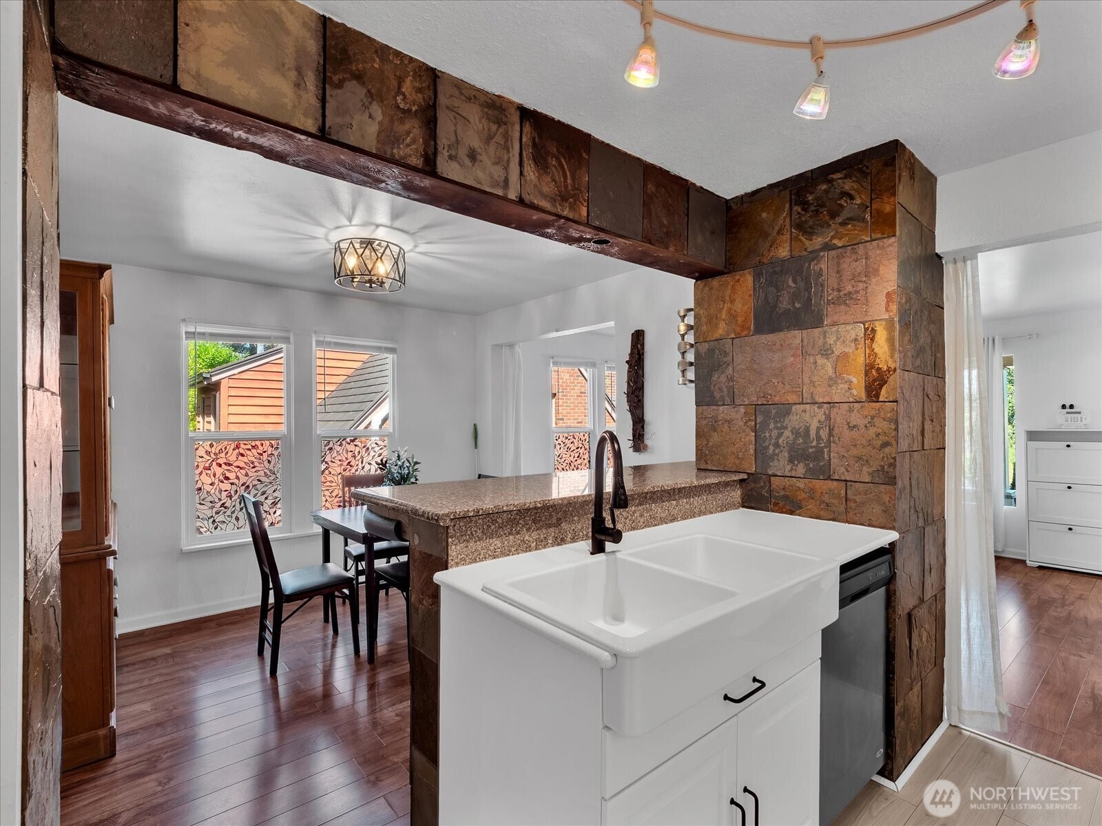 1719 Gregory Way Property Photo 12