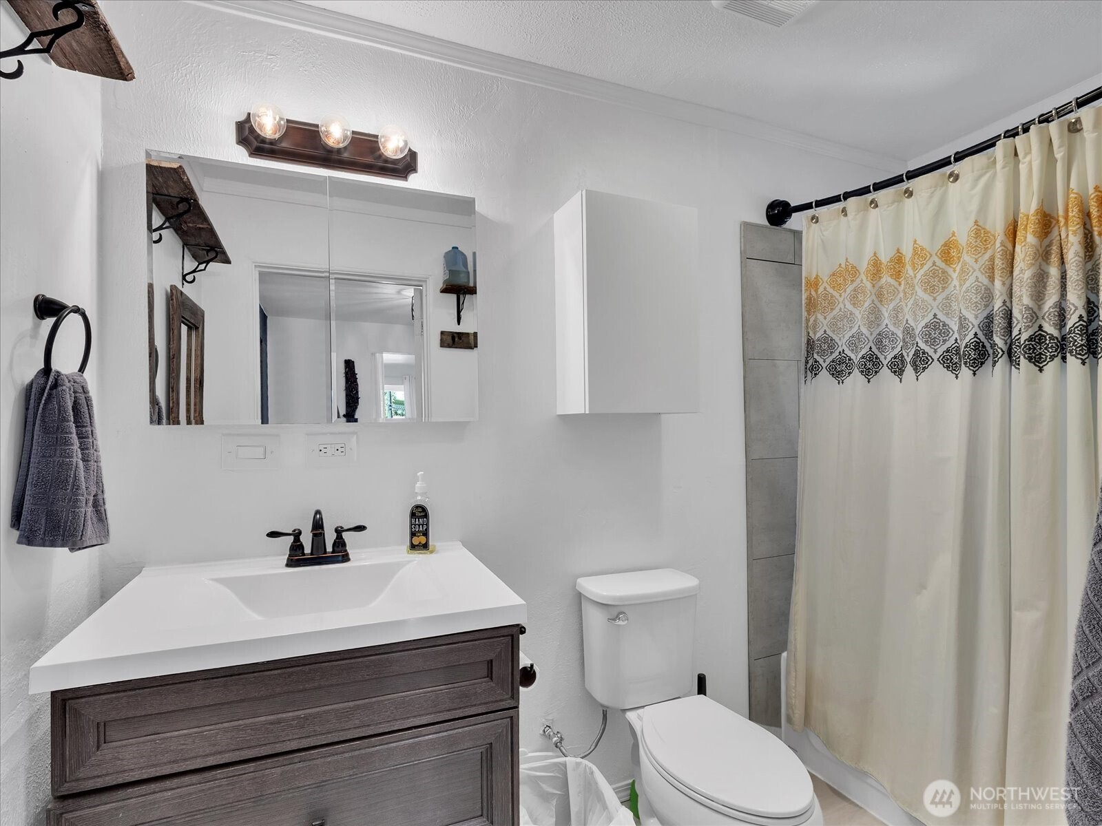 1719 Gregory Way Property Photo 16