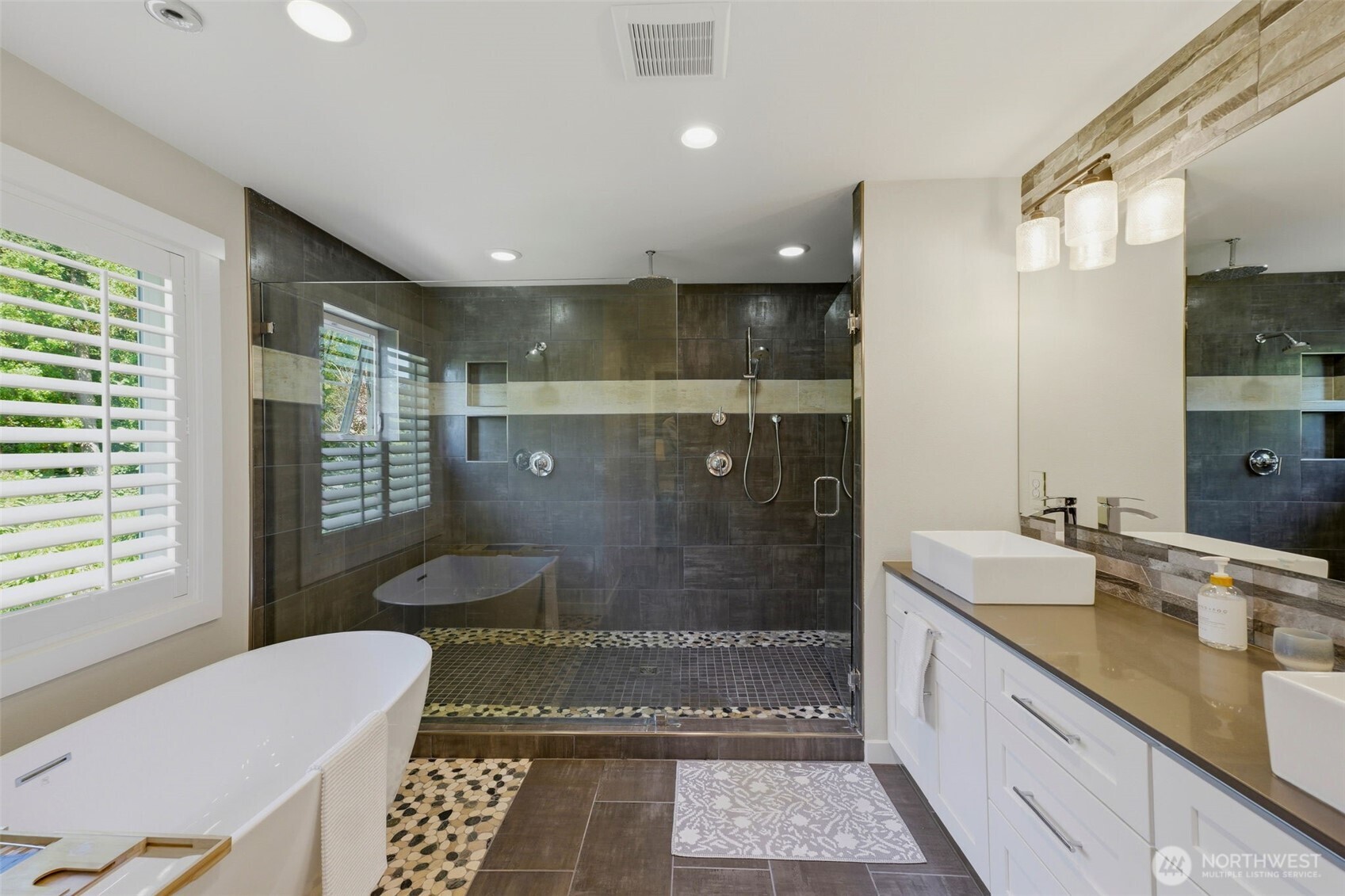 4010 Burnham Dr Property Photo 24