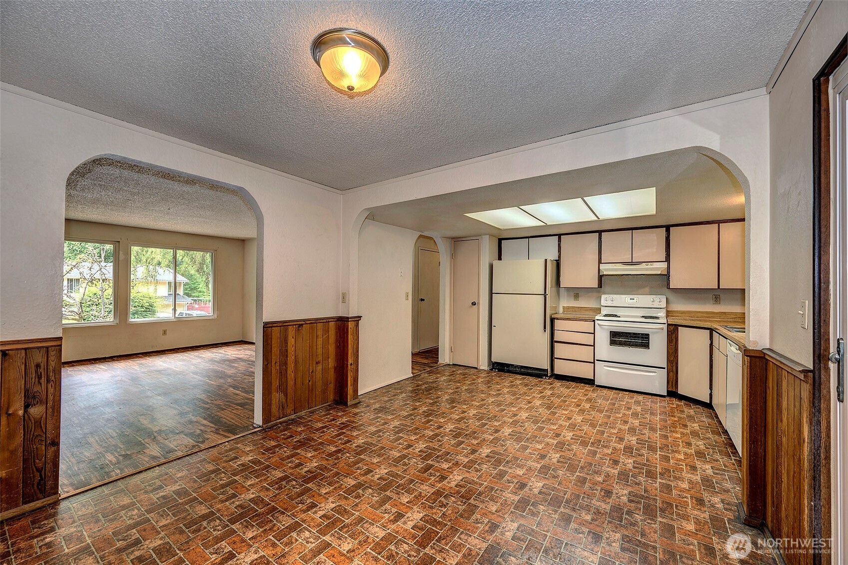 5927 147 Street Property Photo 8