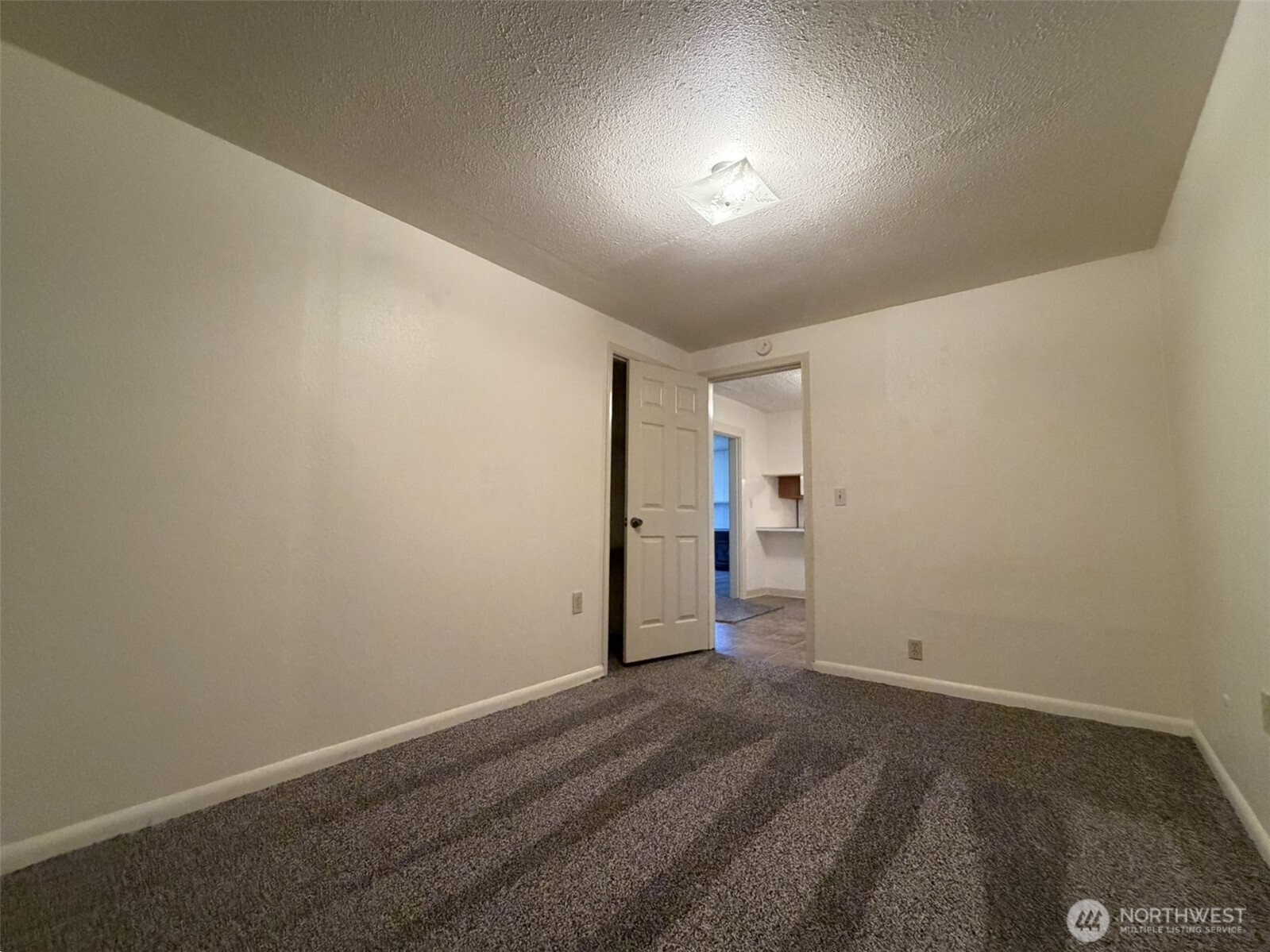507 W 2nd Street Property Photo 23