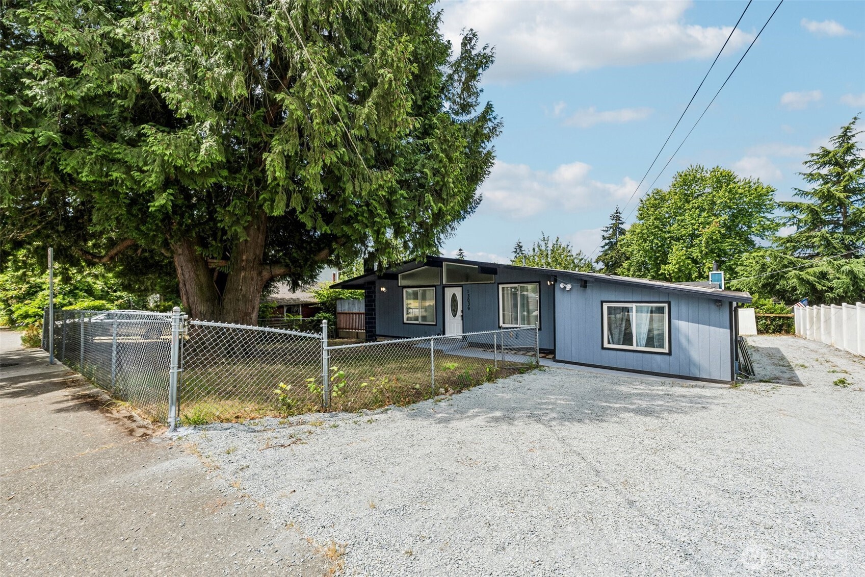 13039 24th Avenue Property Photo 2
