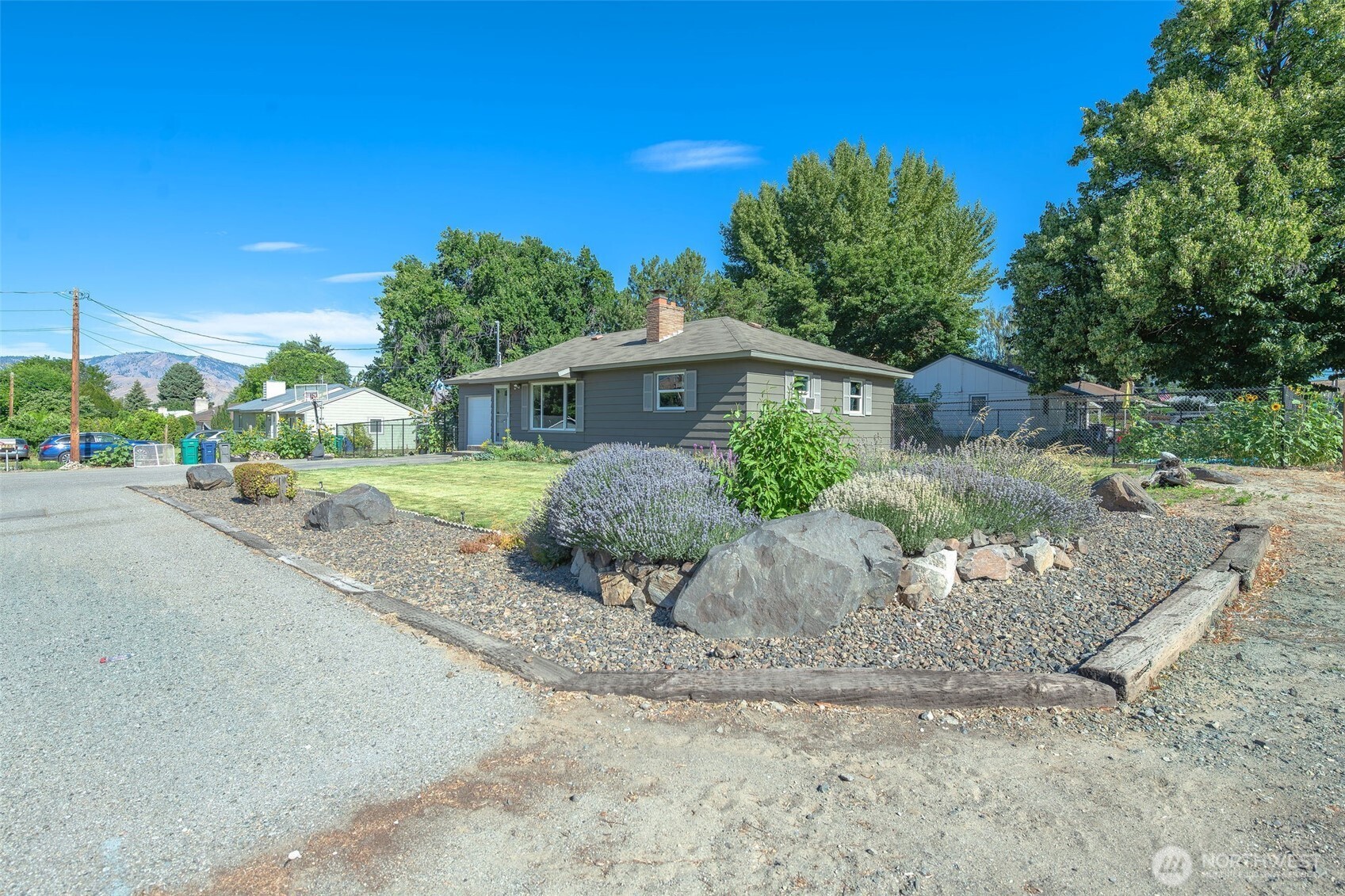 1385 Tedford Street Property Photo 33