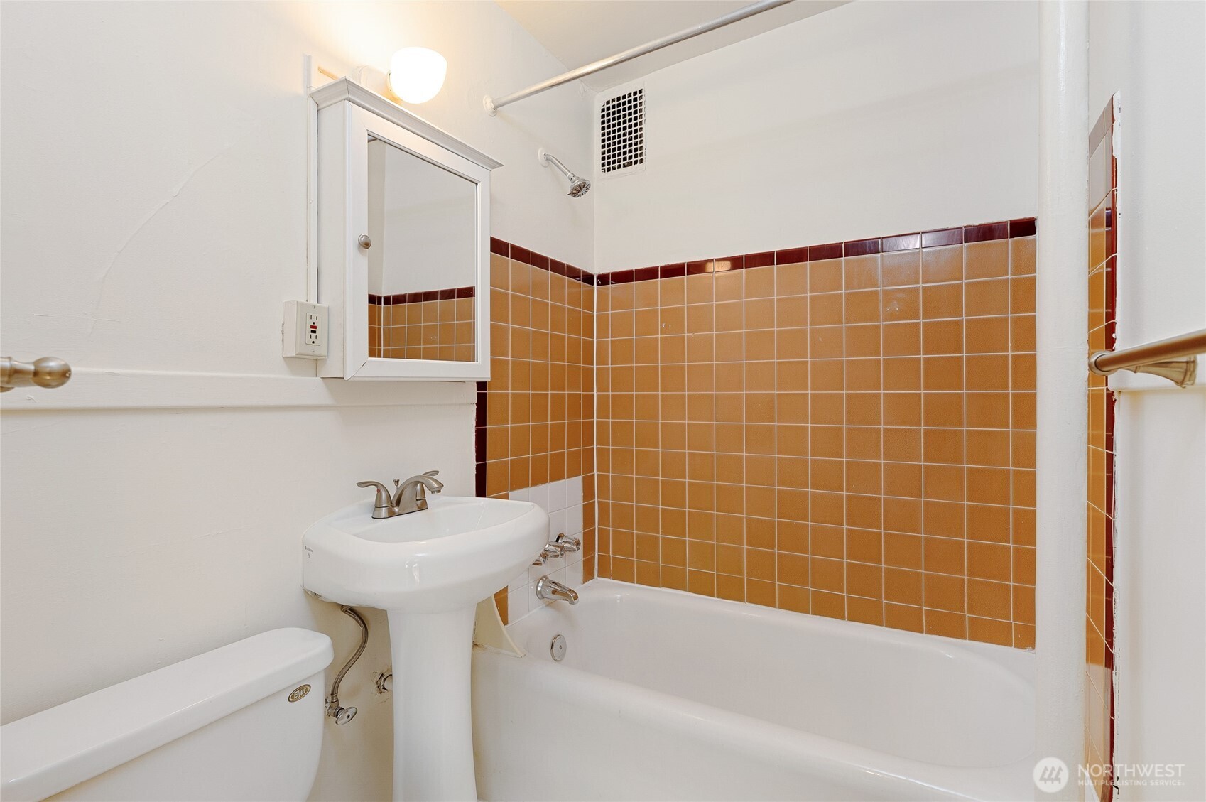 8008 Greenwood Avenue Property Photo 16