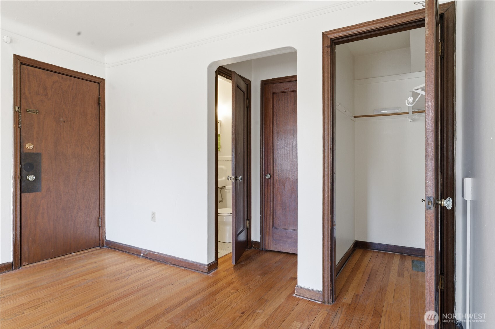 8008 Greenwood Avenue Property Photo 20