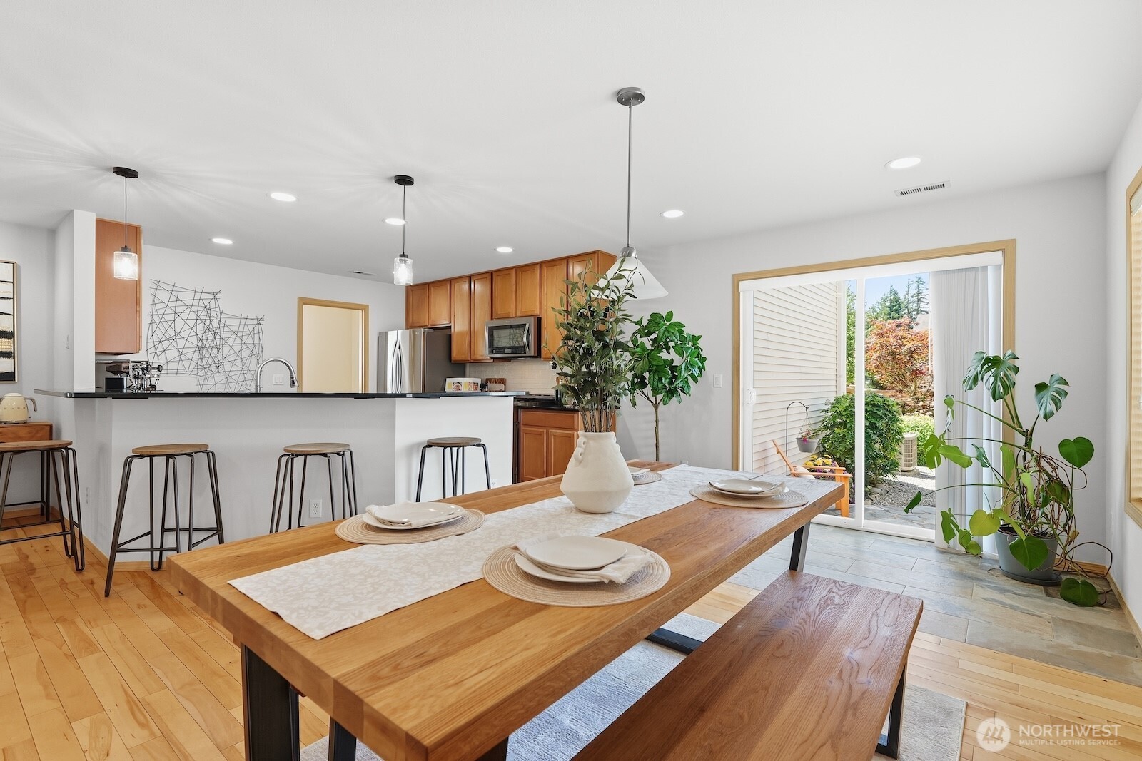 7021 Carmichael Avenue Property Photo 11