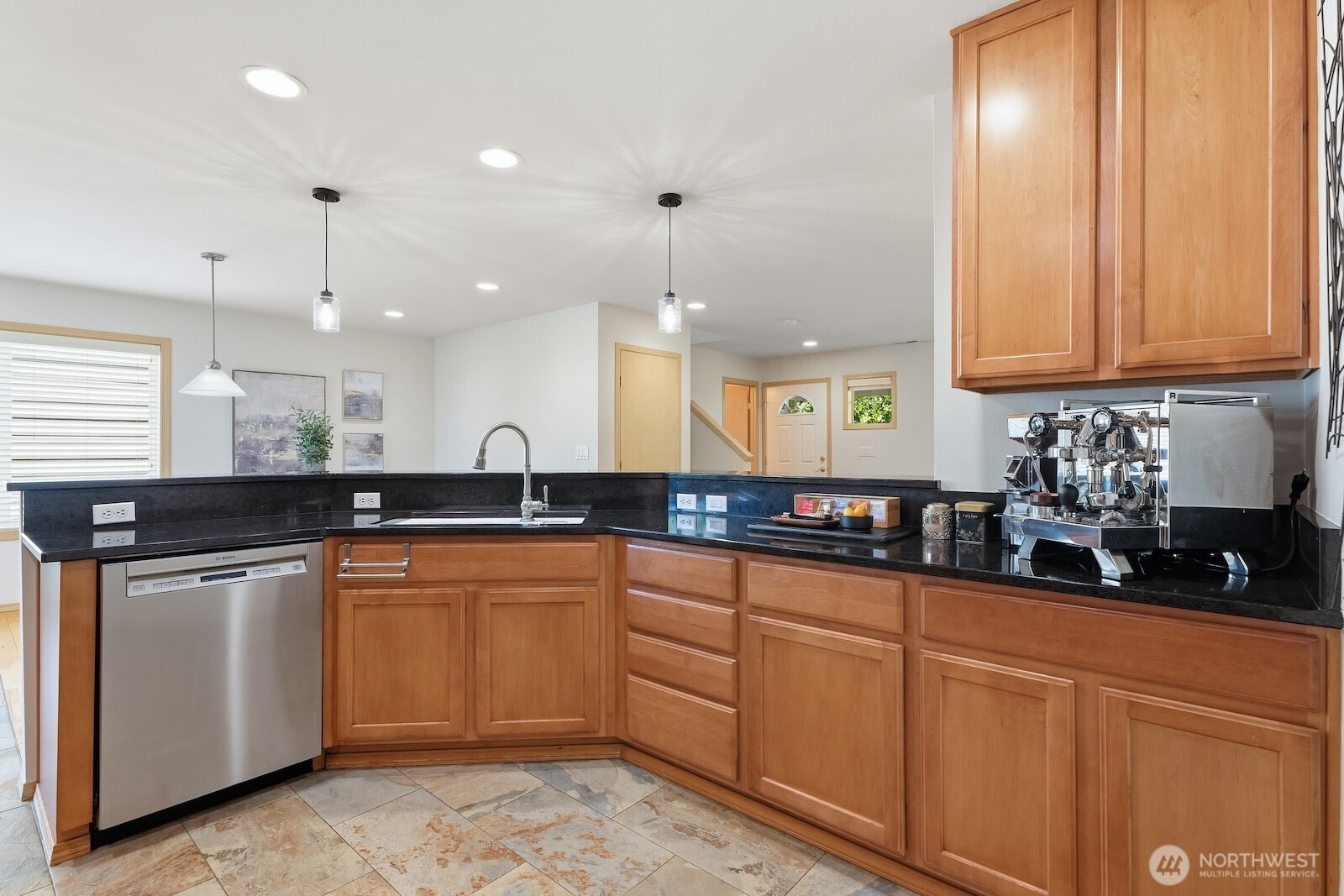 7021 Carmichael Avenue Property Photo 12
