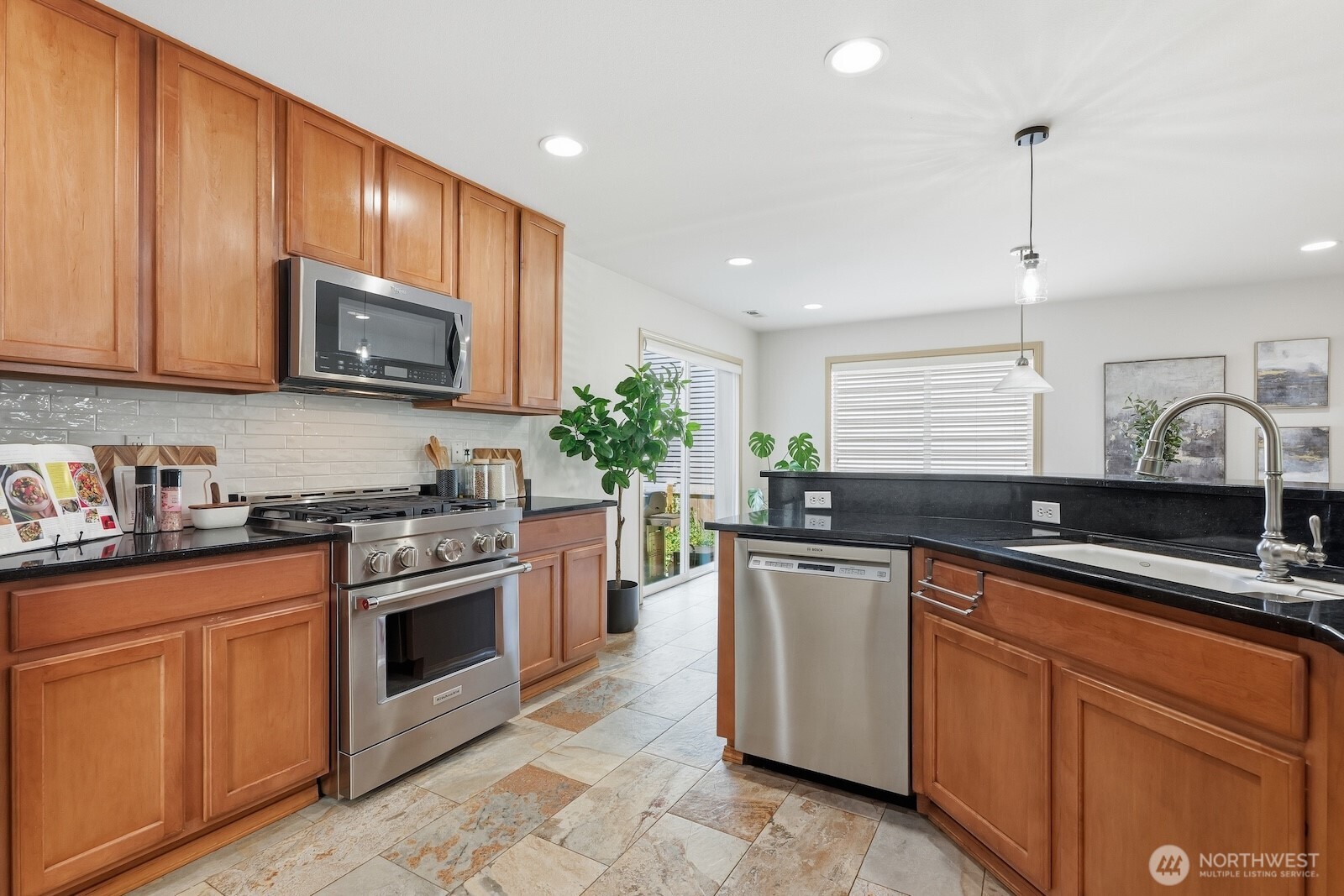 7021 Carmichael Avenue Property Photo 13