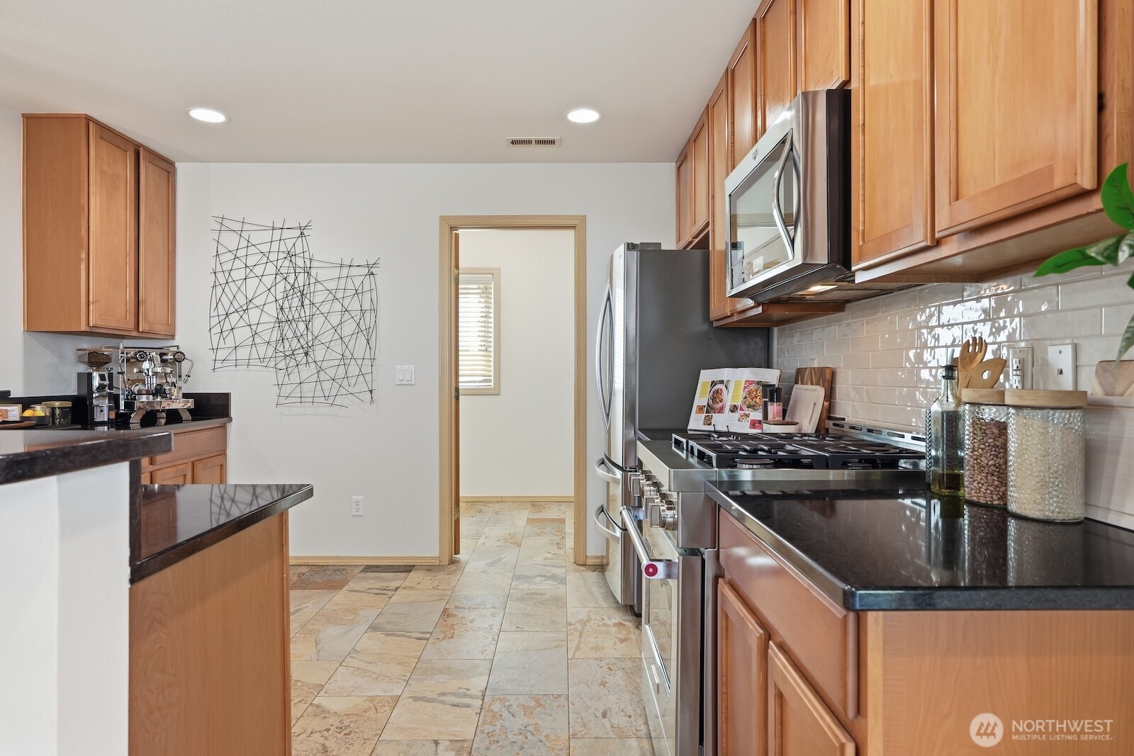 7021 Carmichael Avenue Property Photo 15