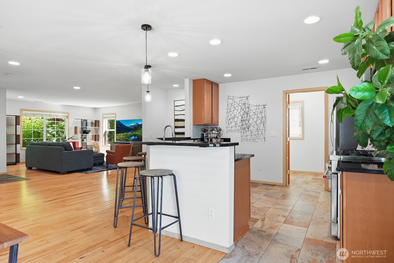 7021 Carmichael Avenue Property Photo 17