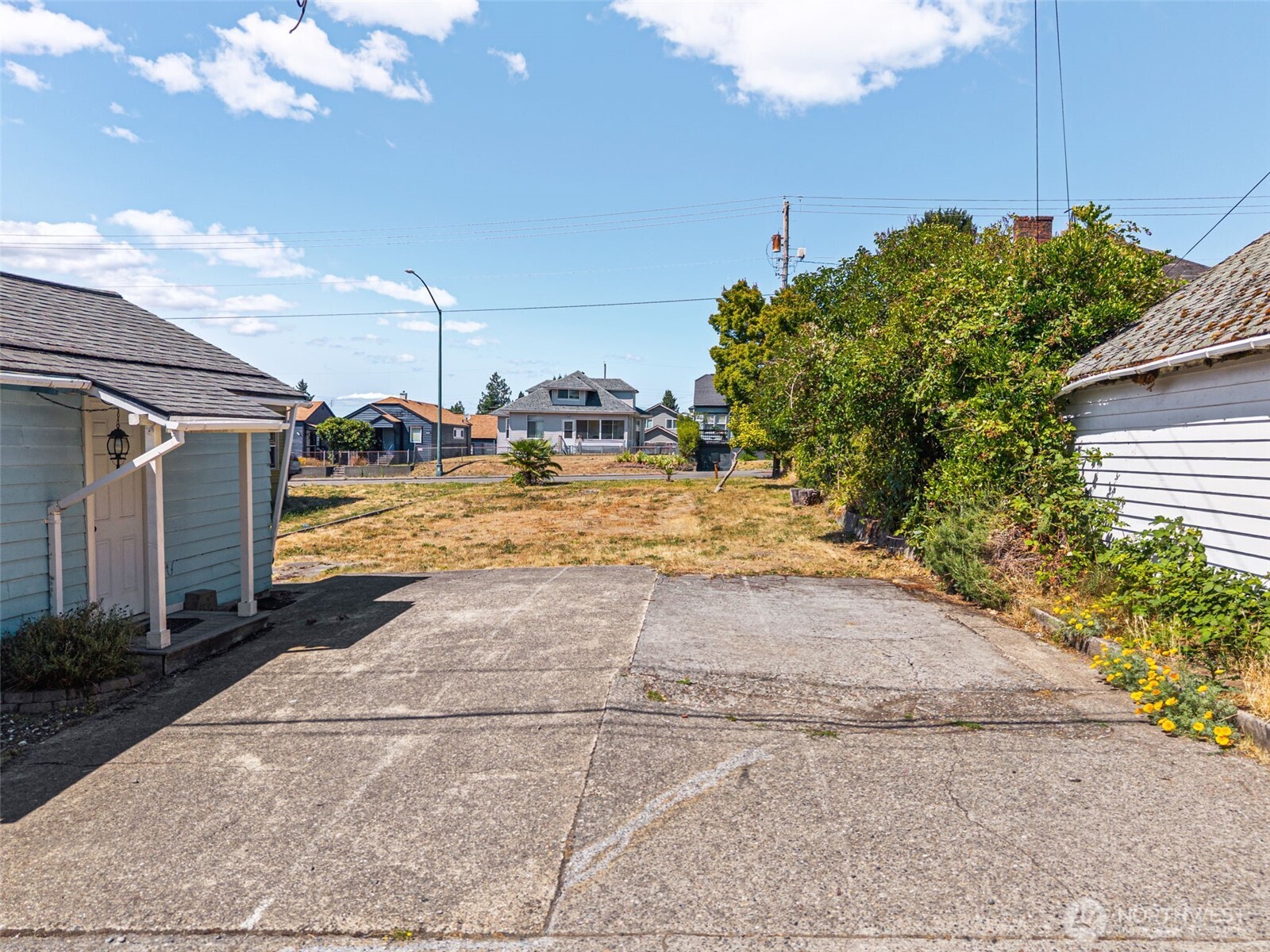 1713 Burwell Street Property Photo 4