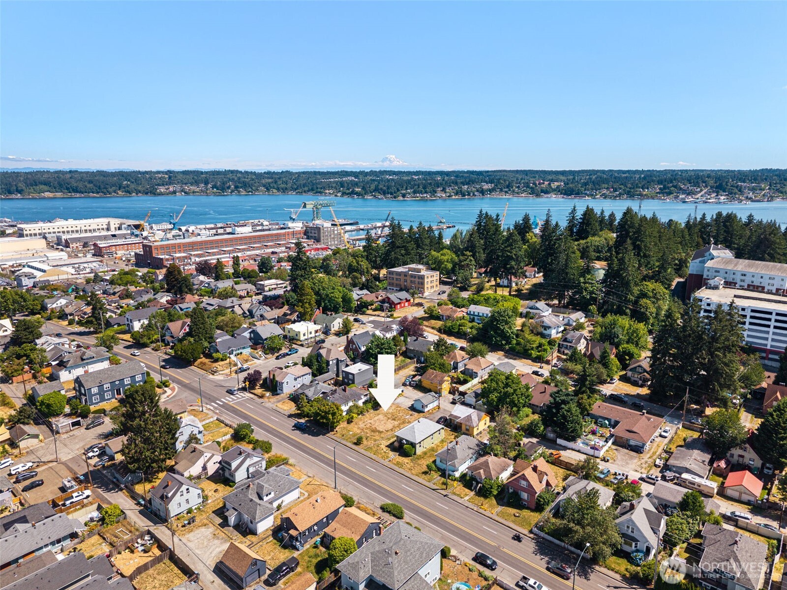 1713 Burwell Street Property Photo 4