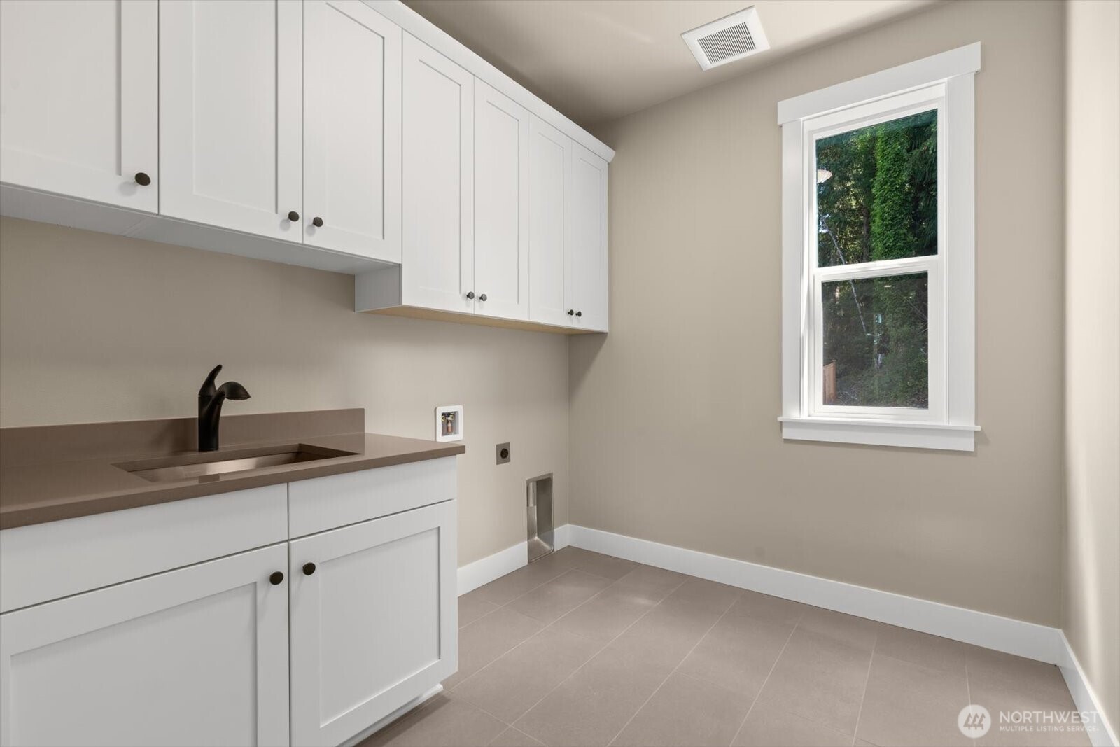 3504 Alaska Road Property Photo 35