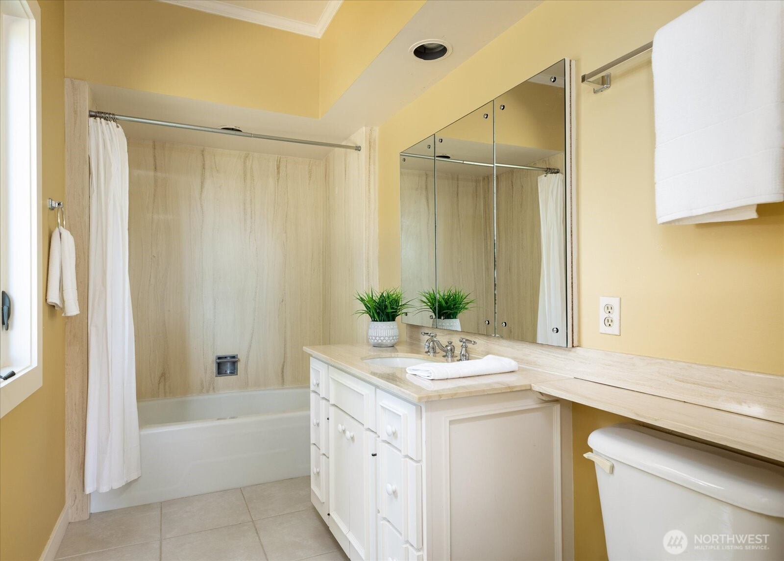 2374 Soundview Drive Property Photo 19