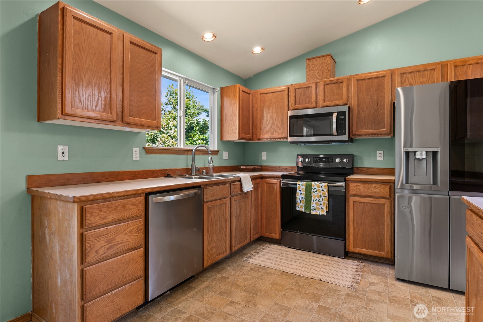 1023 Loves Hill Drive Property Photo 12