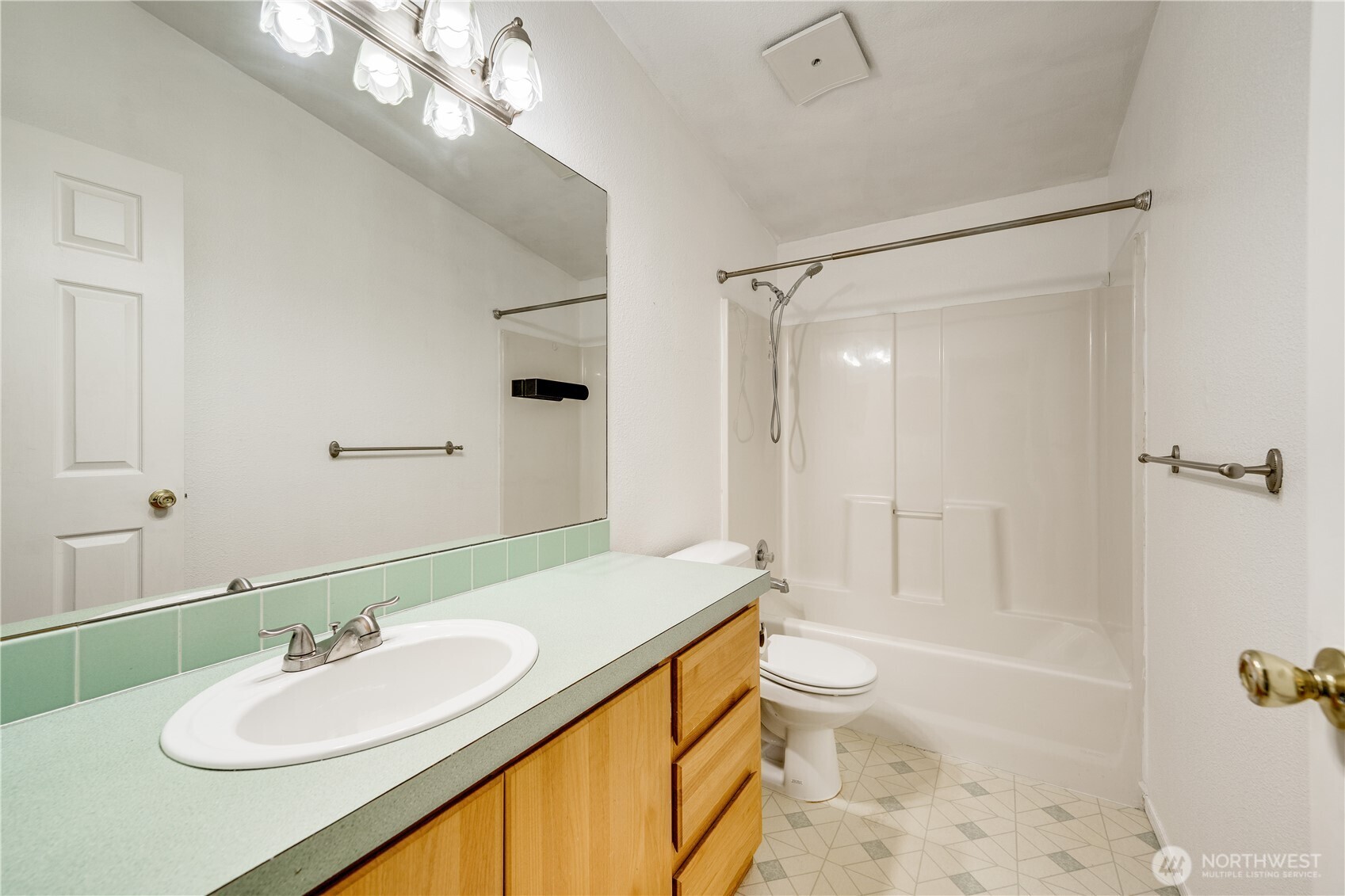 704 87th Avenue 2 Property Photo 10