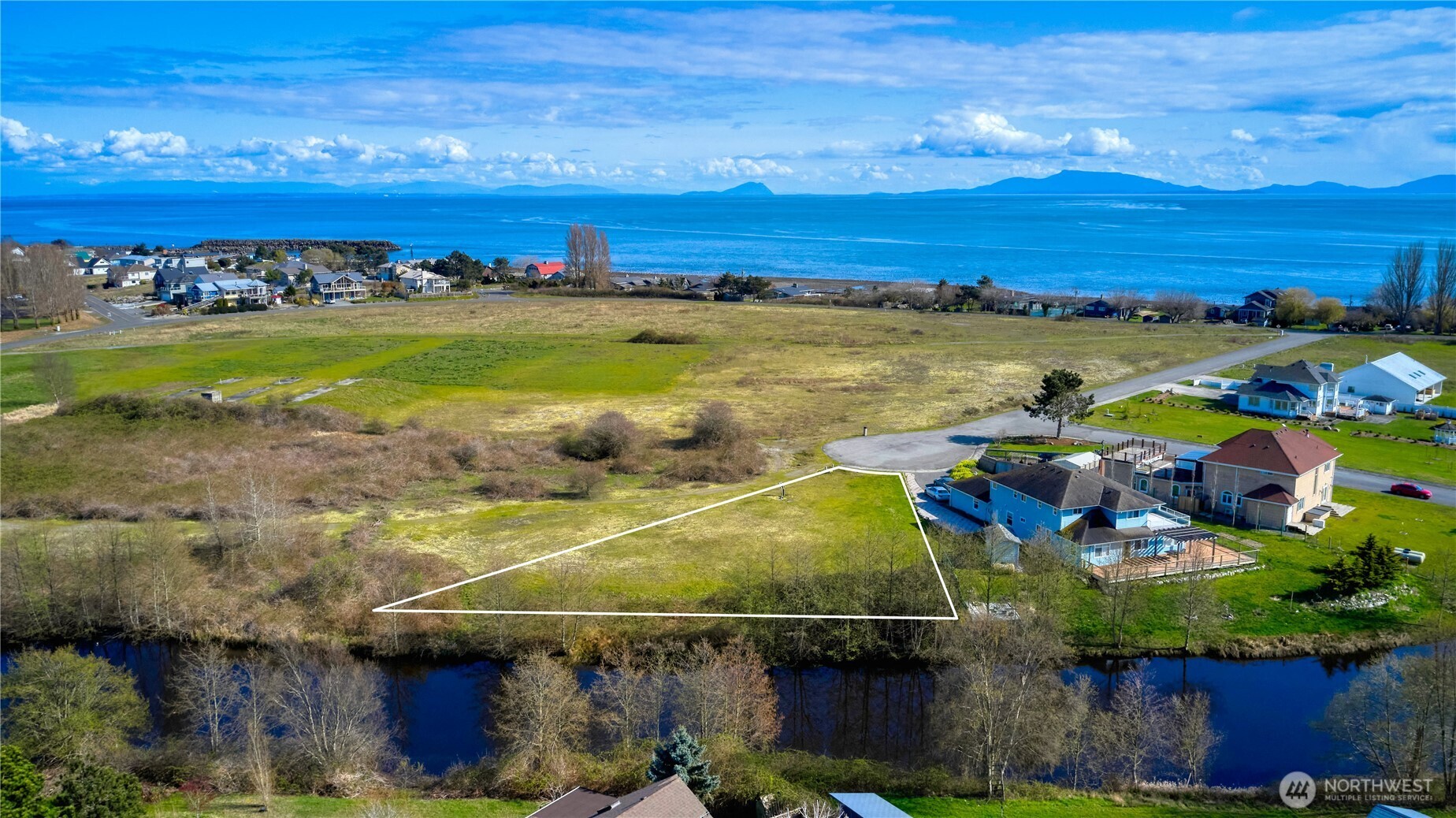 721 Ocean View Court Property Photo 4
