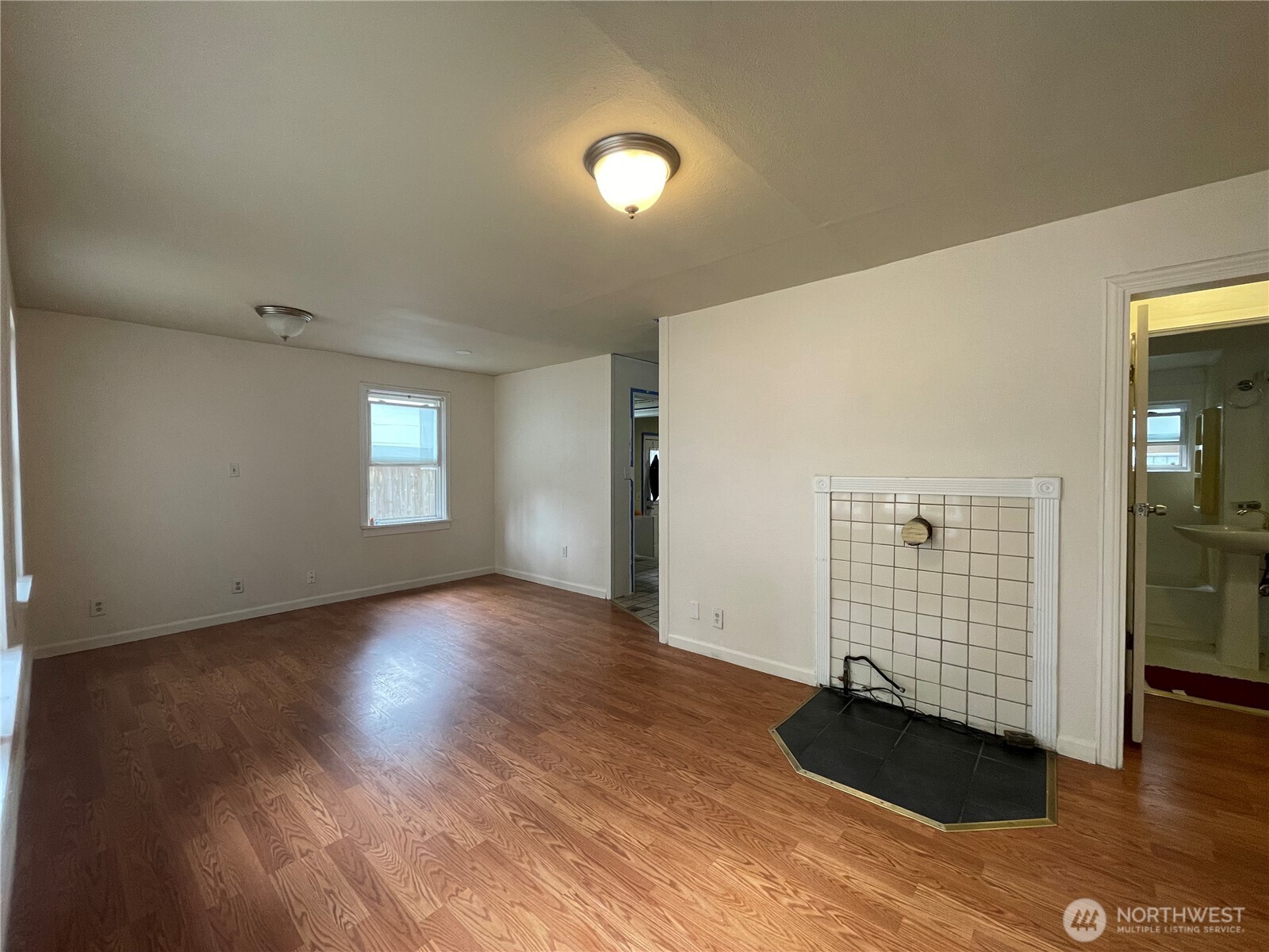 13729 Stone Avenue Property Photo 9
