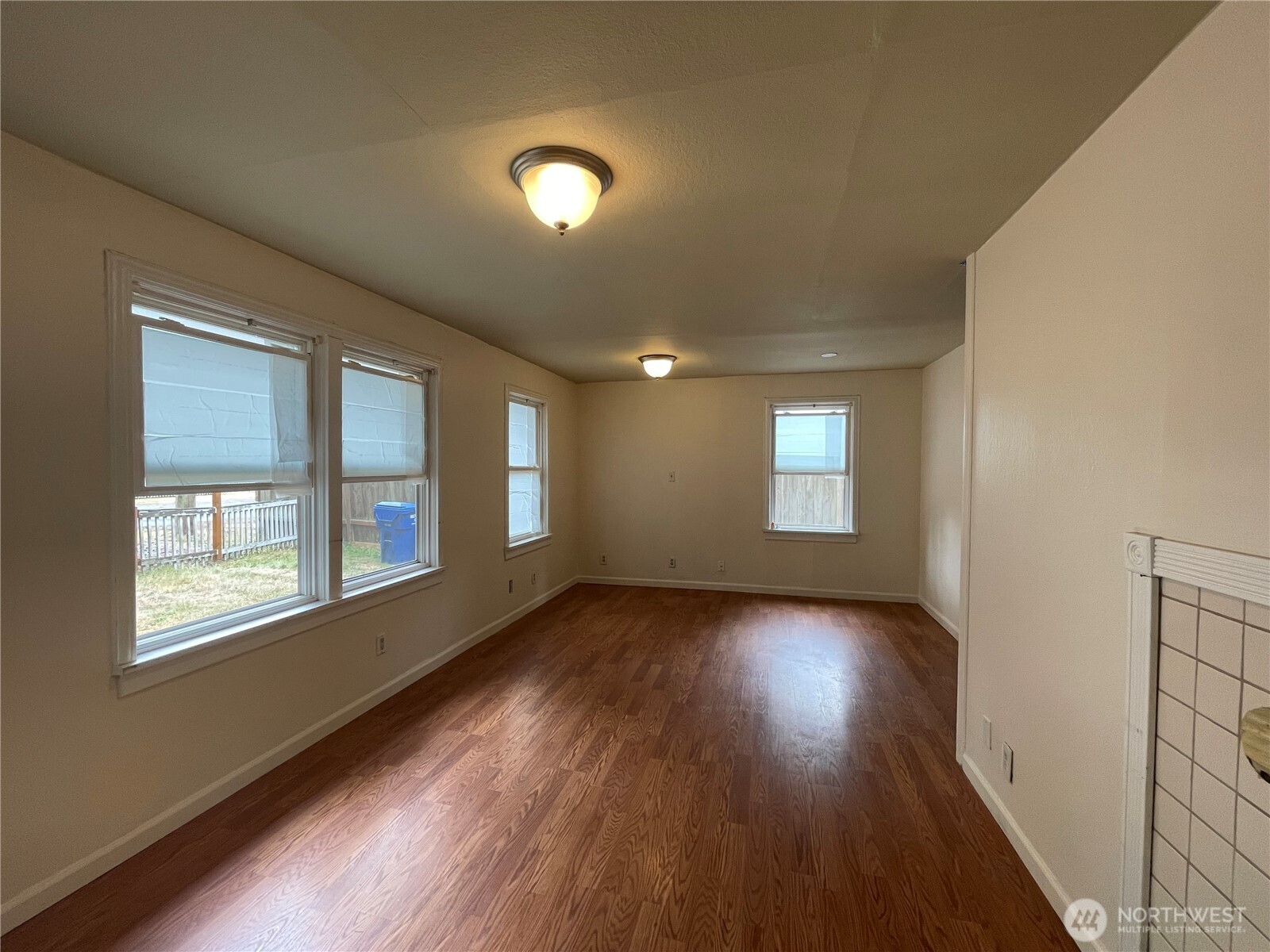 13729 Stone Avenue Property Photo 11