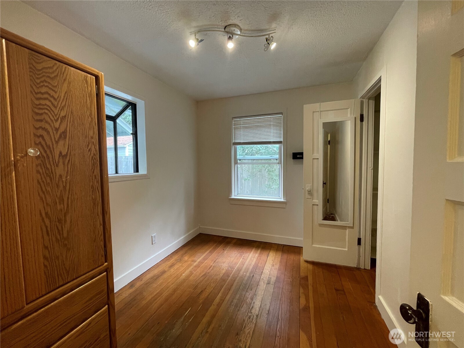 13729 Stone Avenue Property Photo 15
