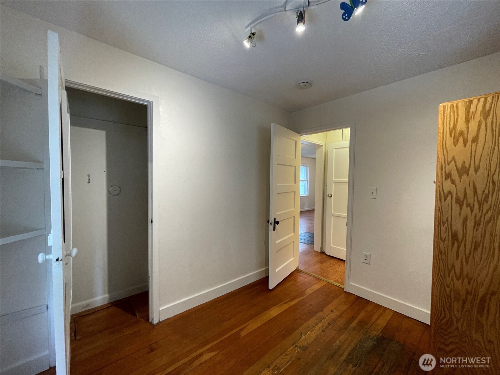 13729 Stone Avenue Property Photo 16