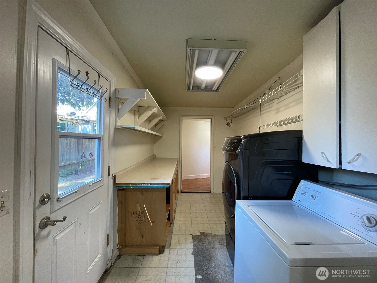 13729 Stone Avenue Property Photo 18