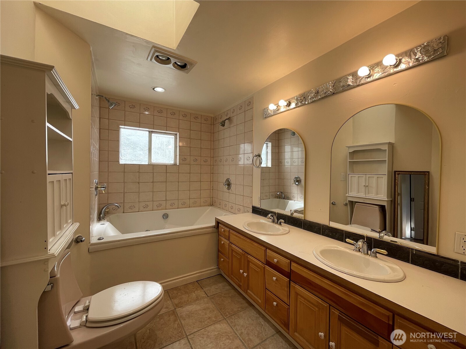 13729 Stone Avenue Property Photo 25