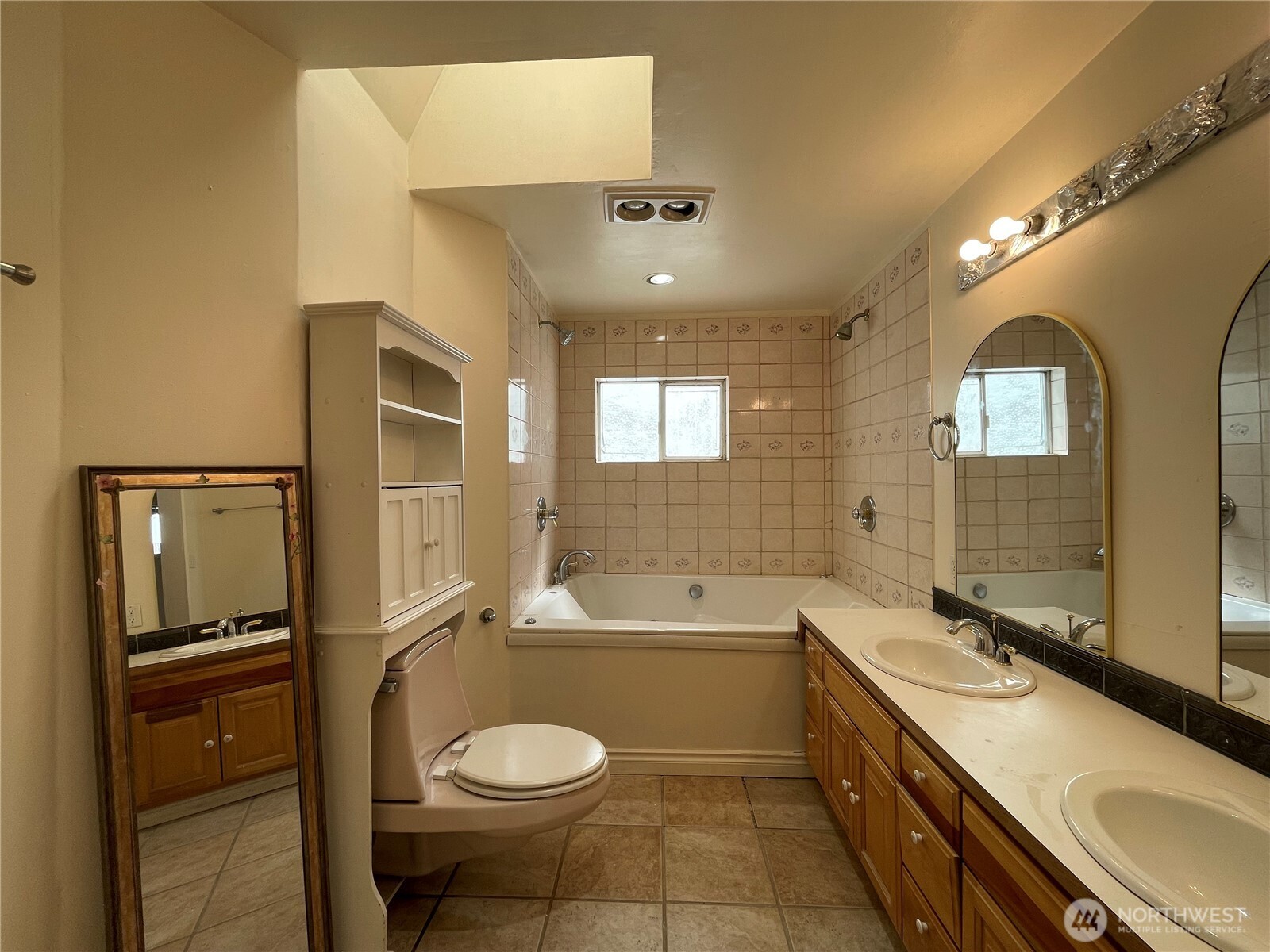 13729 Stone Avenue Property Photo 26