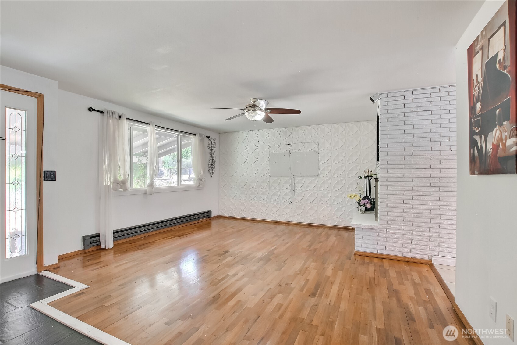 201 E Beech Street Property Photo 4