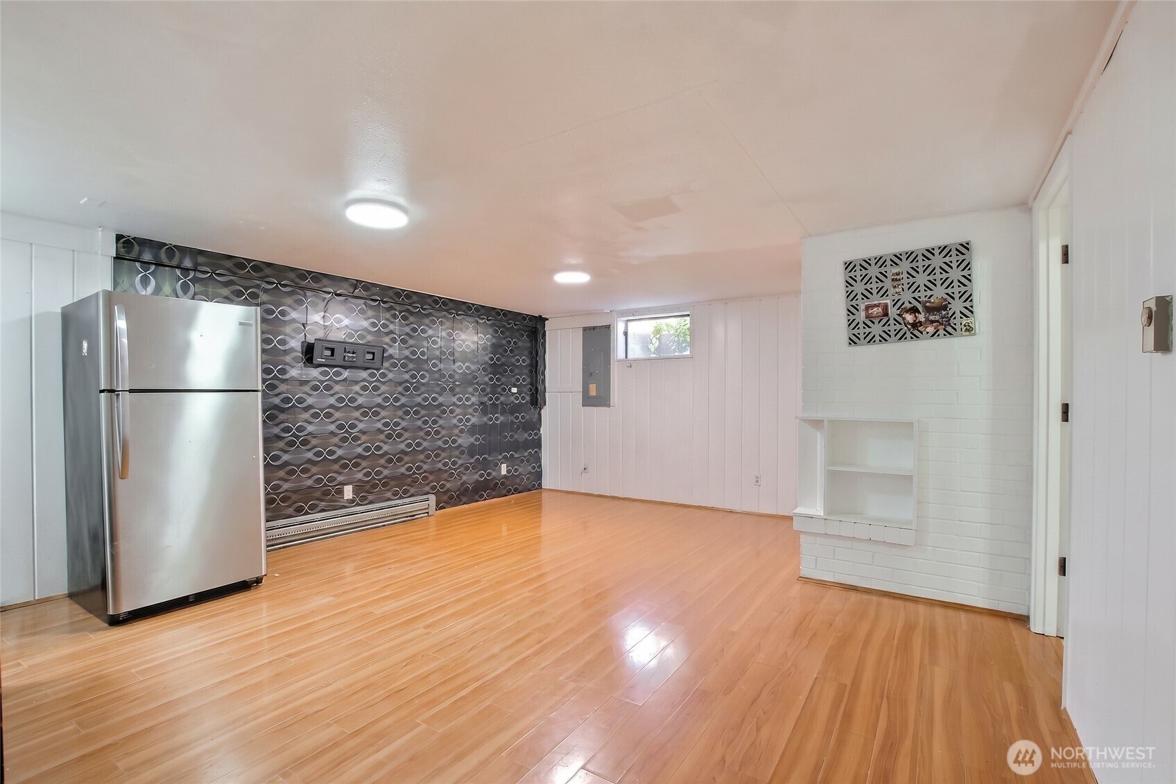 201 E Beech Street Property Photo 9