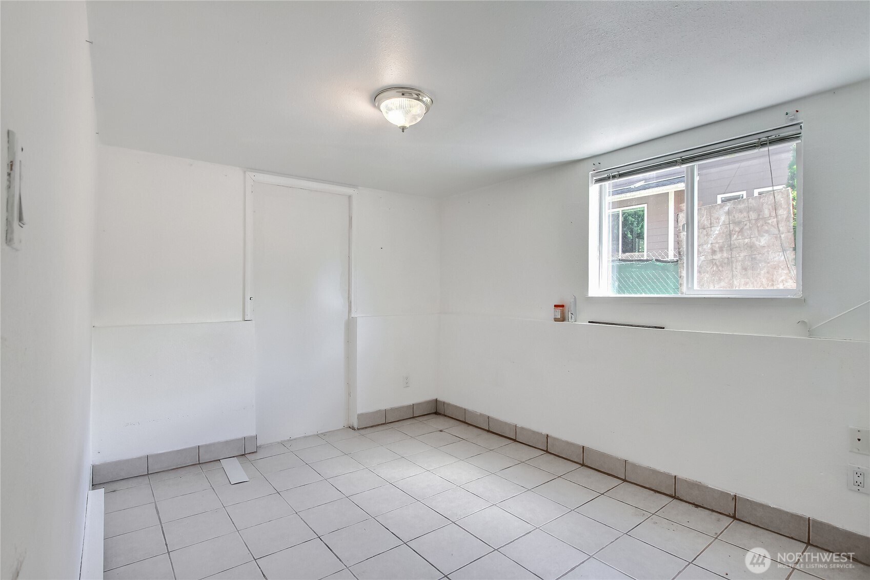 201 E Beech Street Property Photo 15