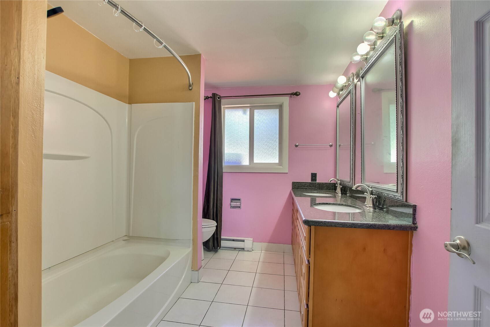 201 E Beech Street Property Photo 18