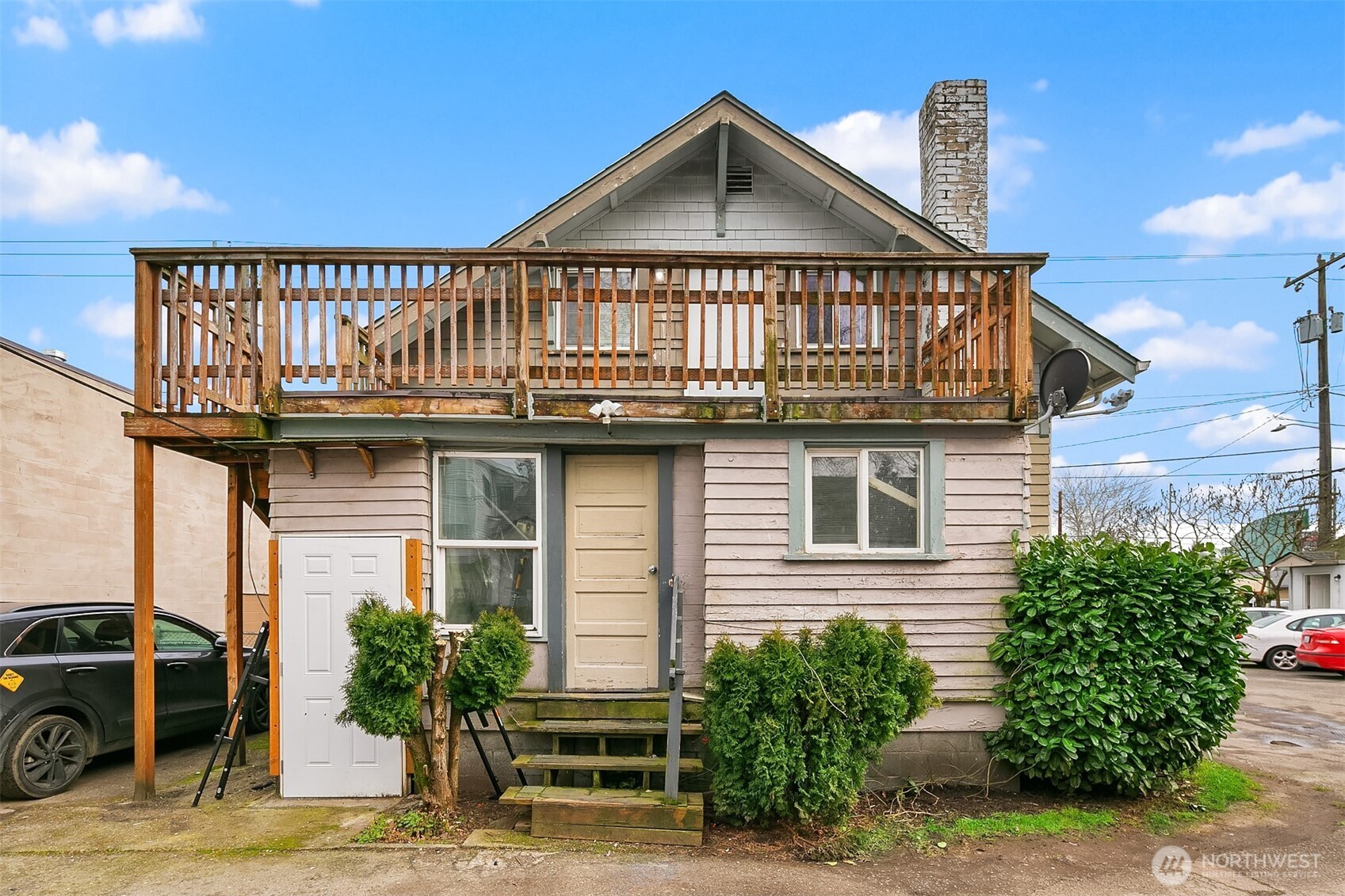 10531 Aurora Avenue Property Photo 4