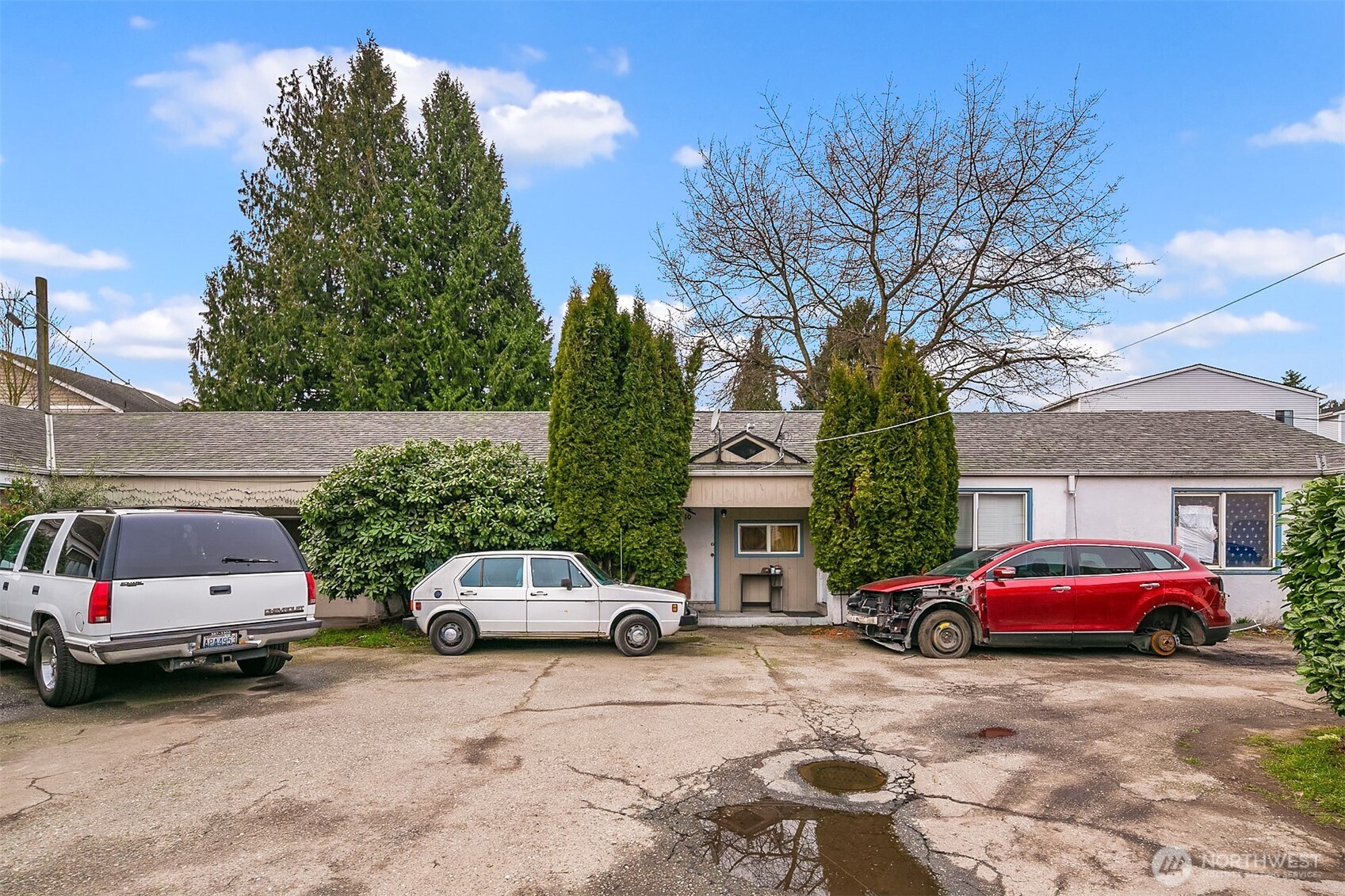 10531 Aurora Avenue Property Photo 7
