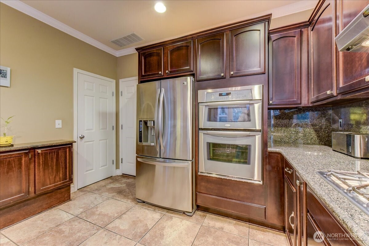 2462 172 Avenue Property Photo 12