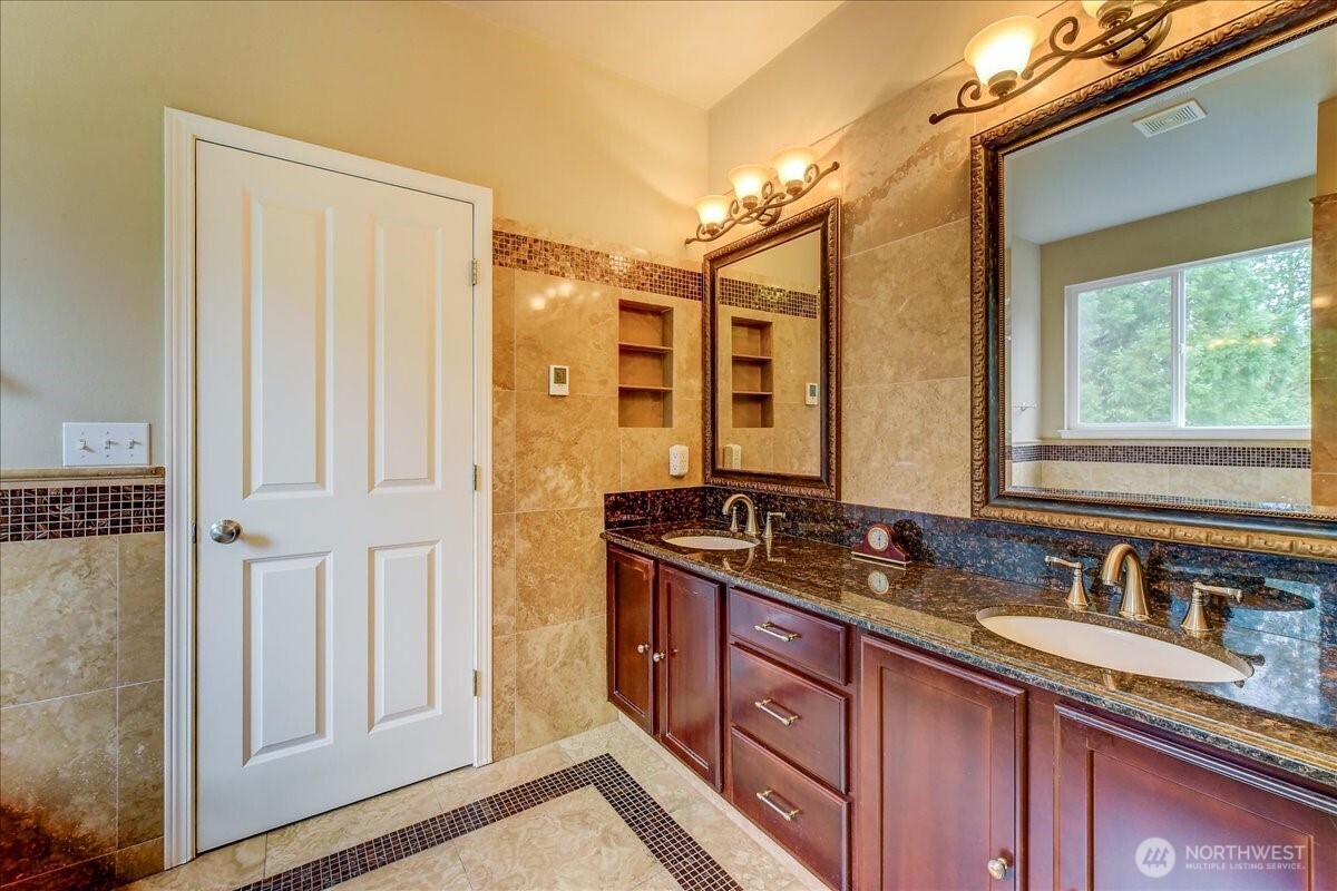 2462 172 Avenue Property Photo 18