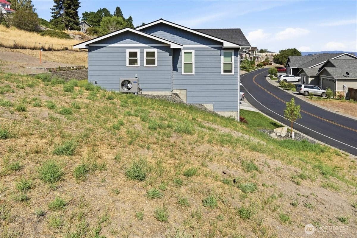 515 Village Drive Property Photo 7
