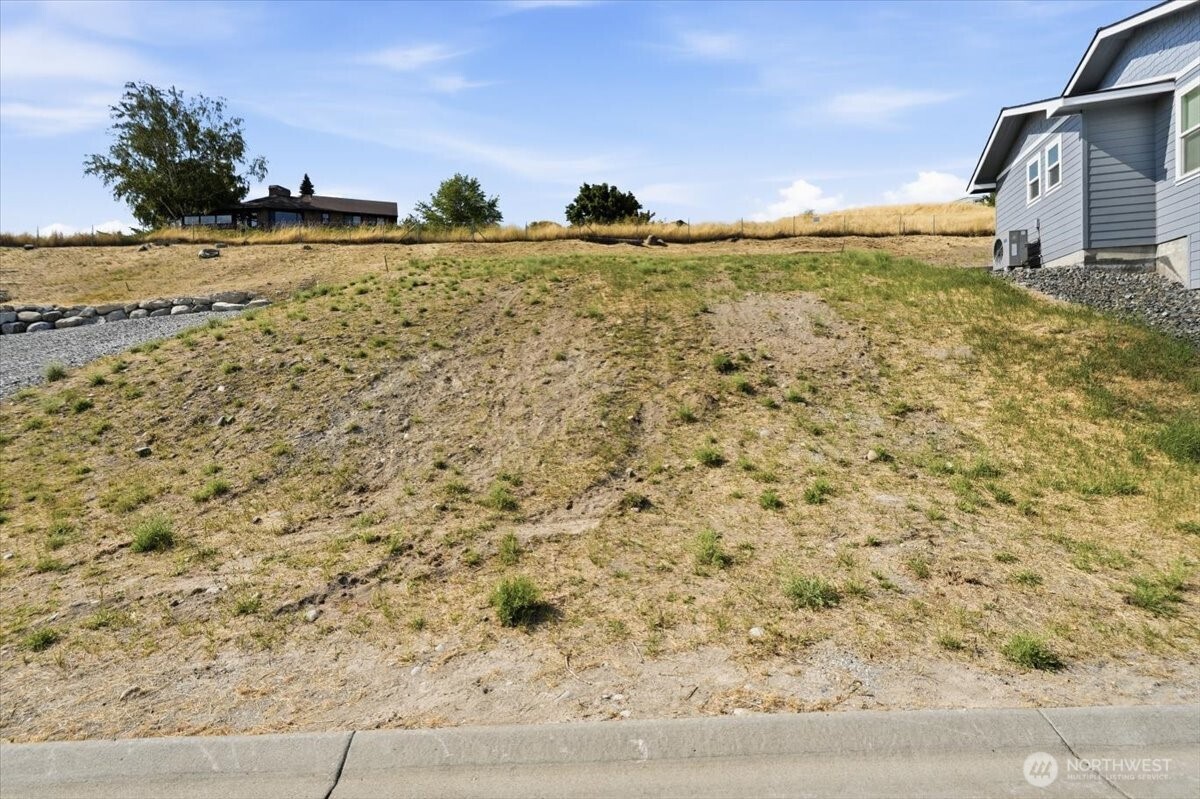 515 Village Drive Property Photo 14