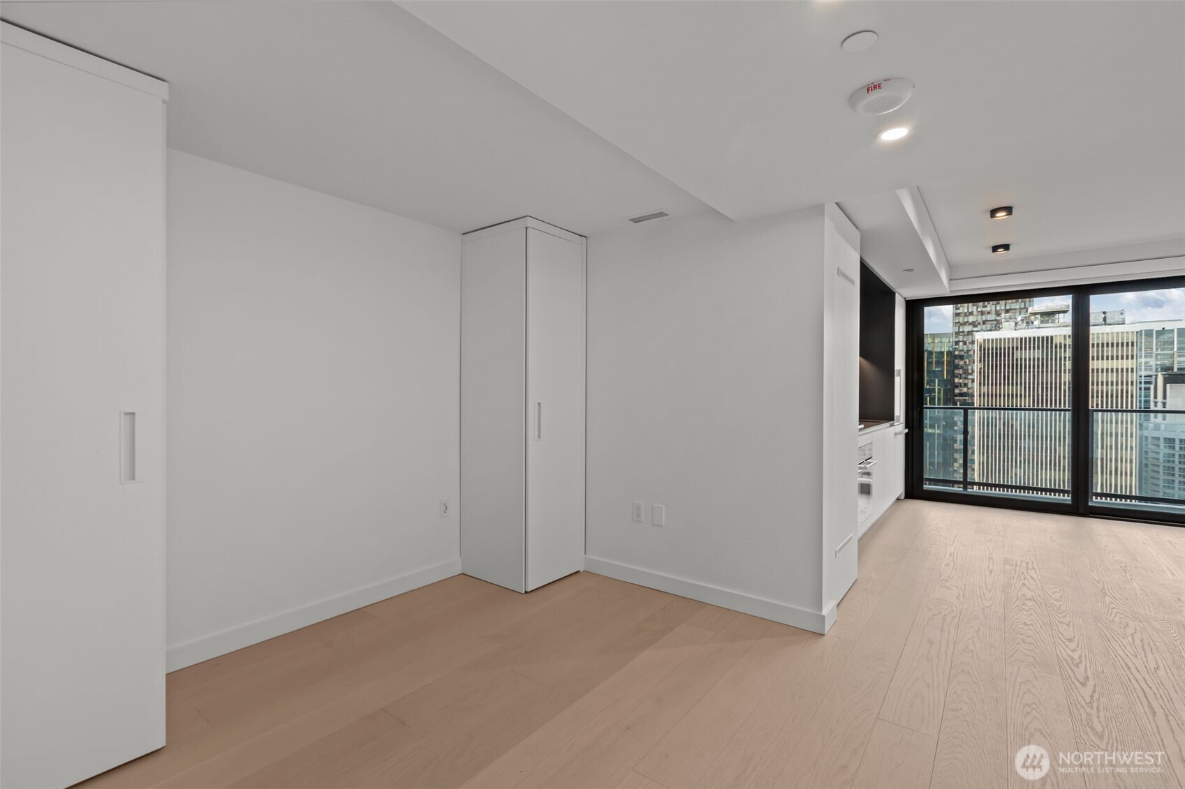 300 Virginia Street 3103 Property Photo 8
