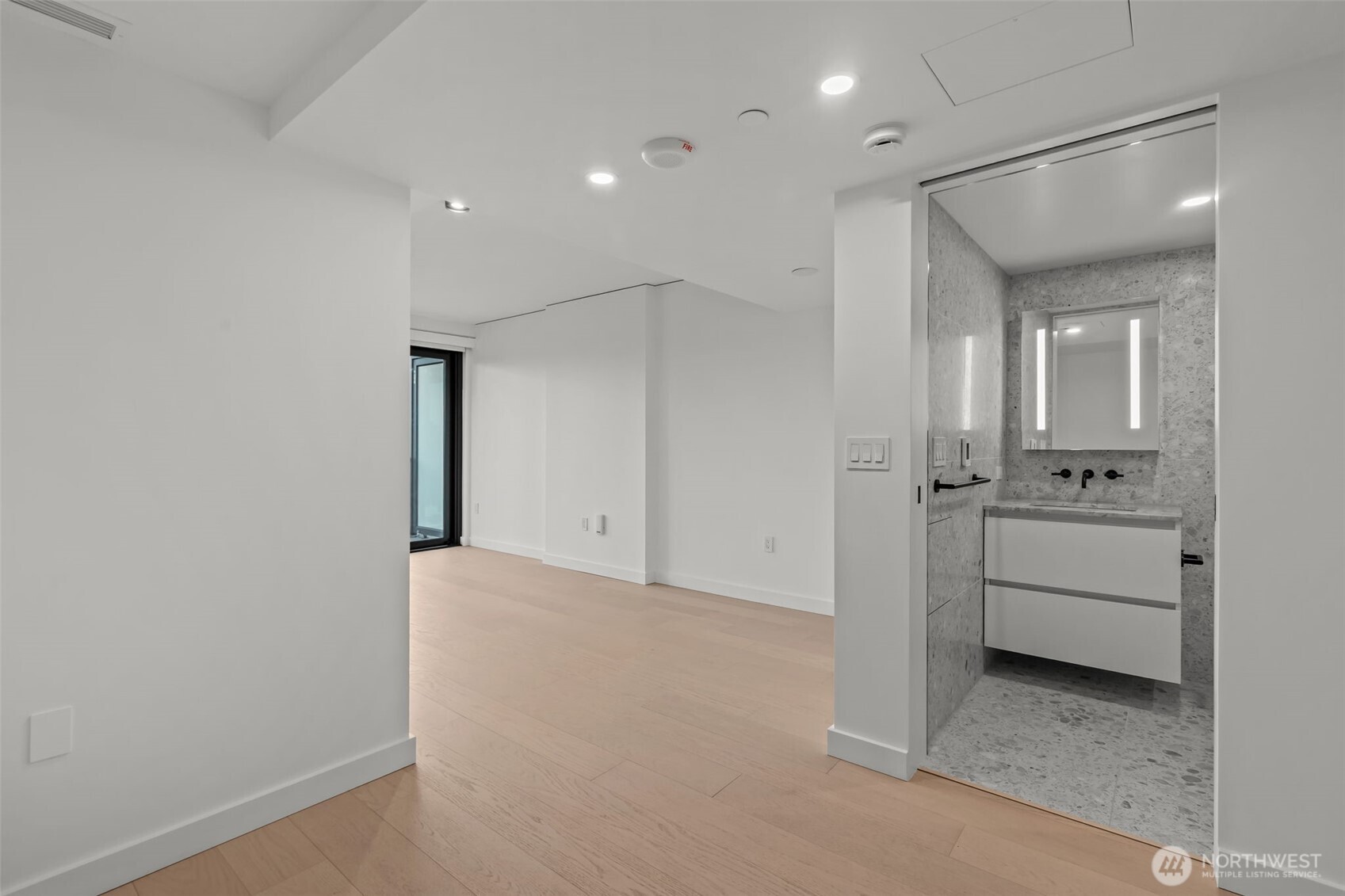 300 Virginia Street 3103 Property Photo 9