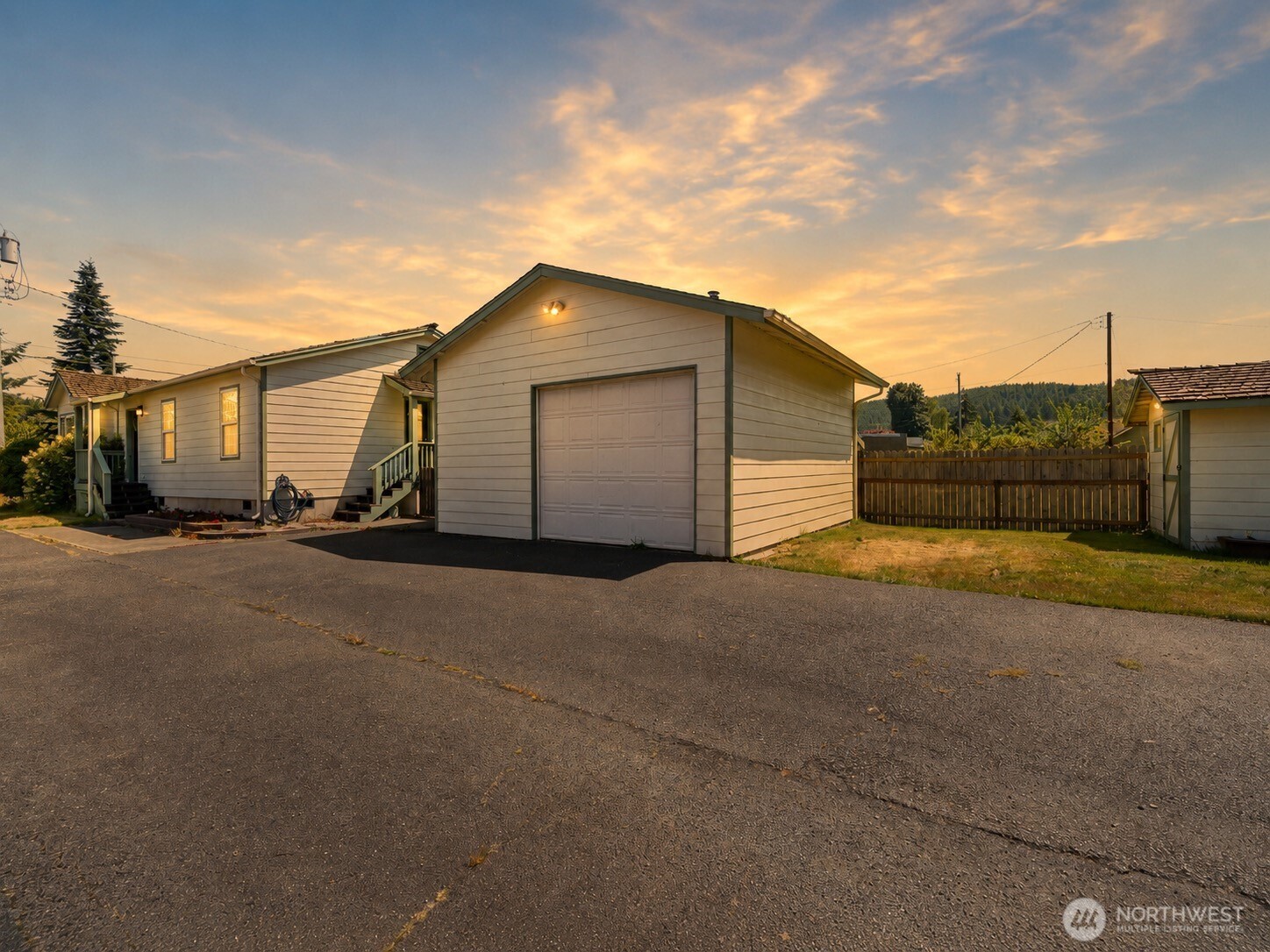 710 Perry Avenue Property Photo 25