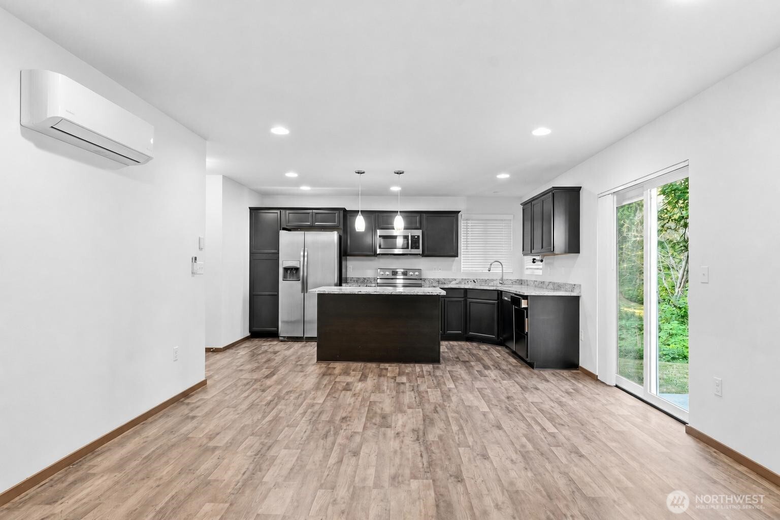 2111 Chesney Road Property Photo 6