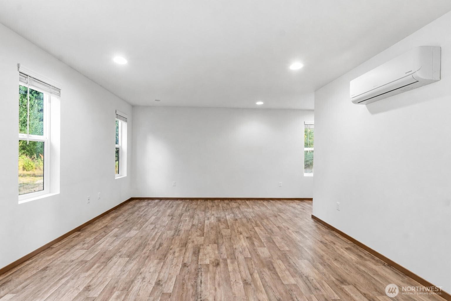 2111 Chesney Road Property Photo 7