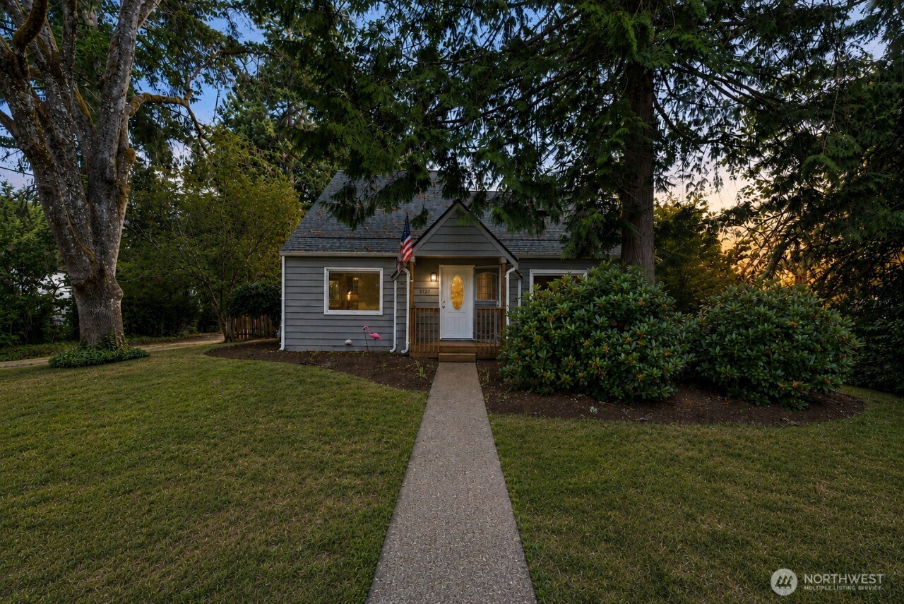 8123 Veterans Drive Property Photo 1