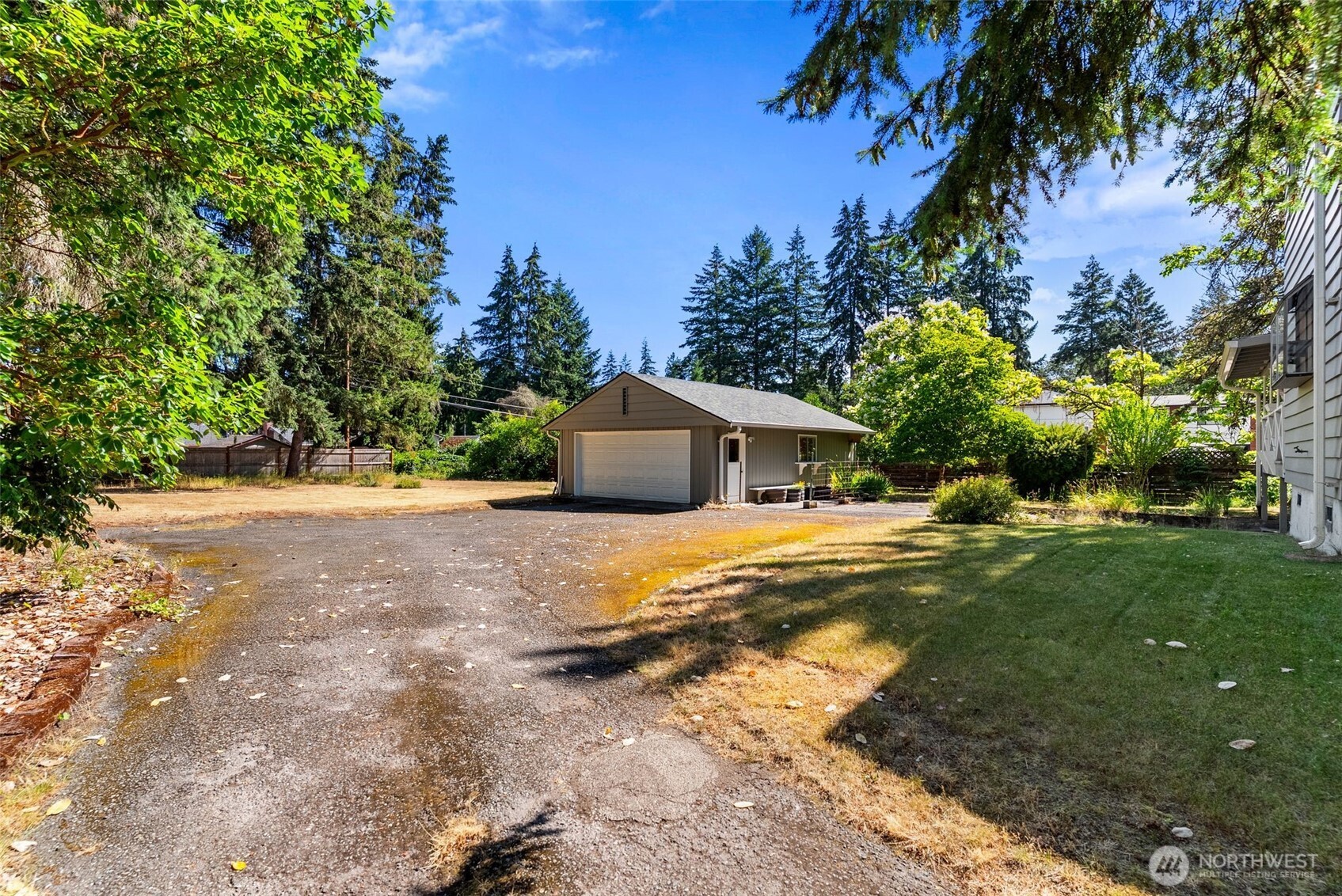8123 Veterans Drive Property Photo 3