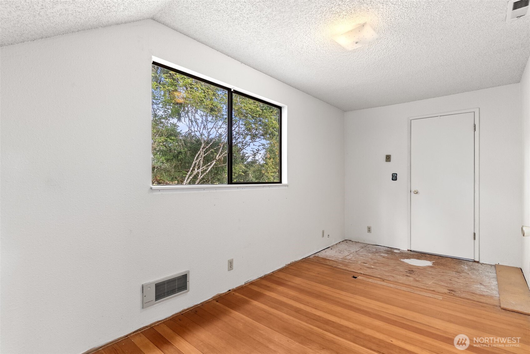 8123 Veterans Drive Property Photo 25